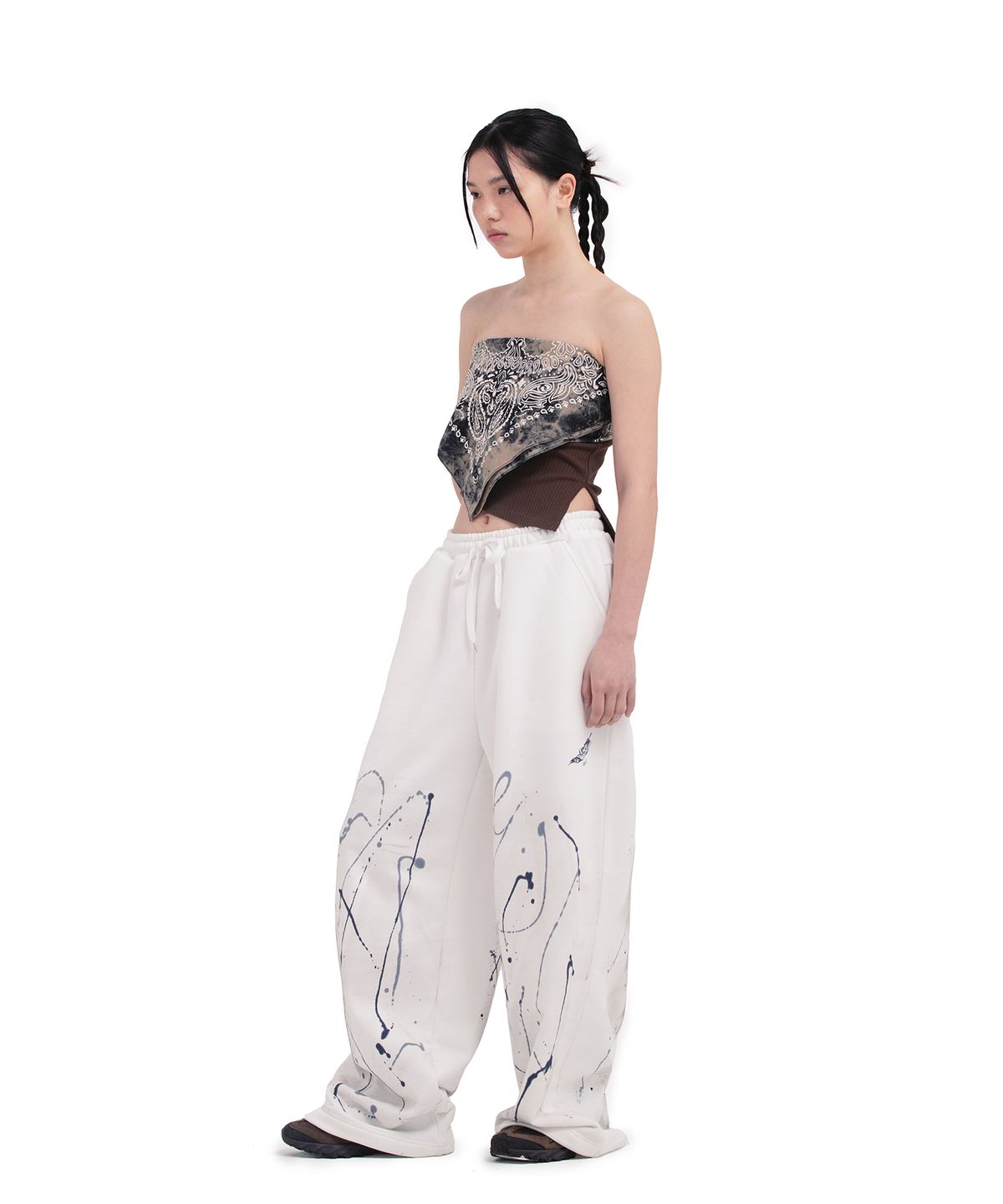 데프가먼츠(DEFGARMENTS) FEATHER PAINTING PANTS [WHITE]