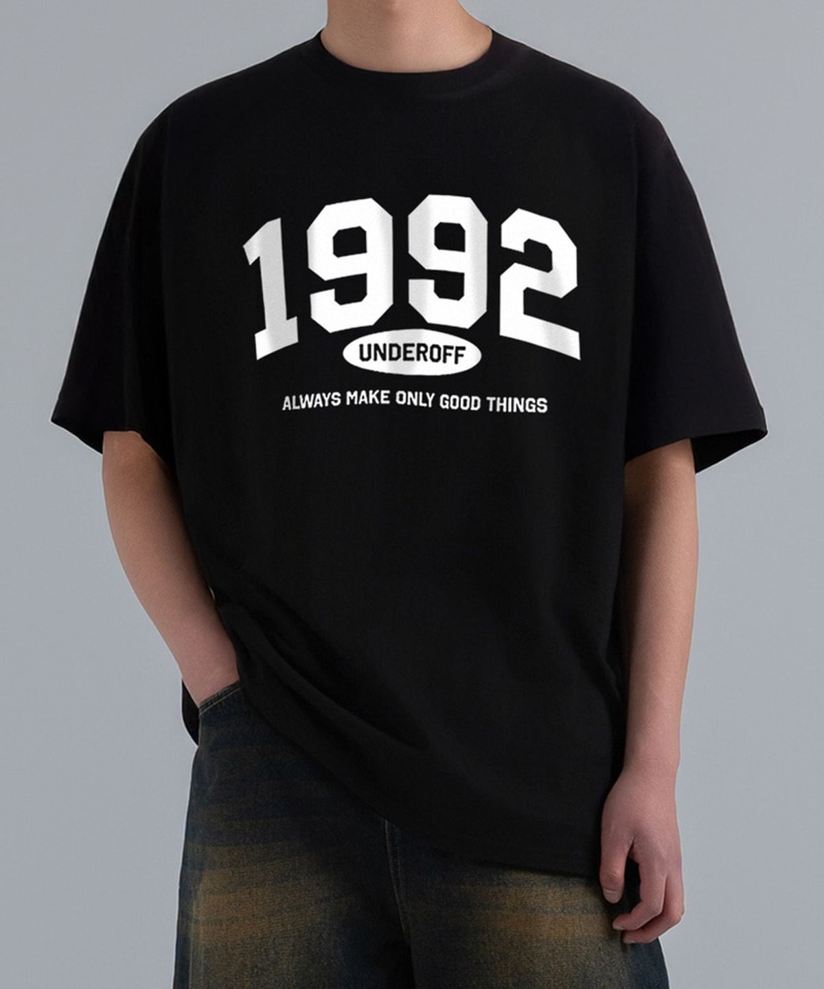 언더오프(UNDEROFF) 오버핏 크루넥 1992아치 반팔 티셔츠 화이트레드