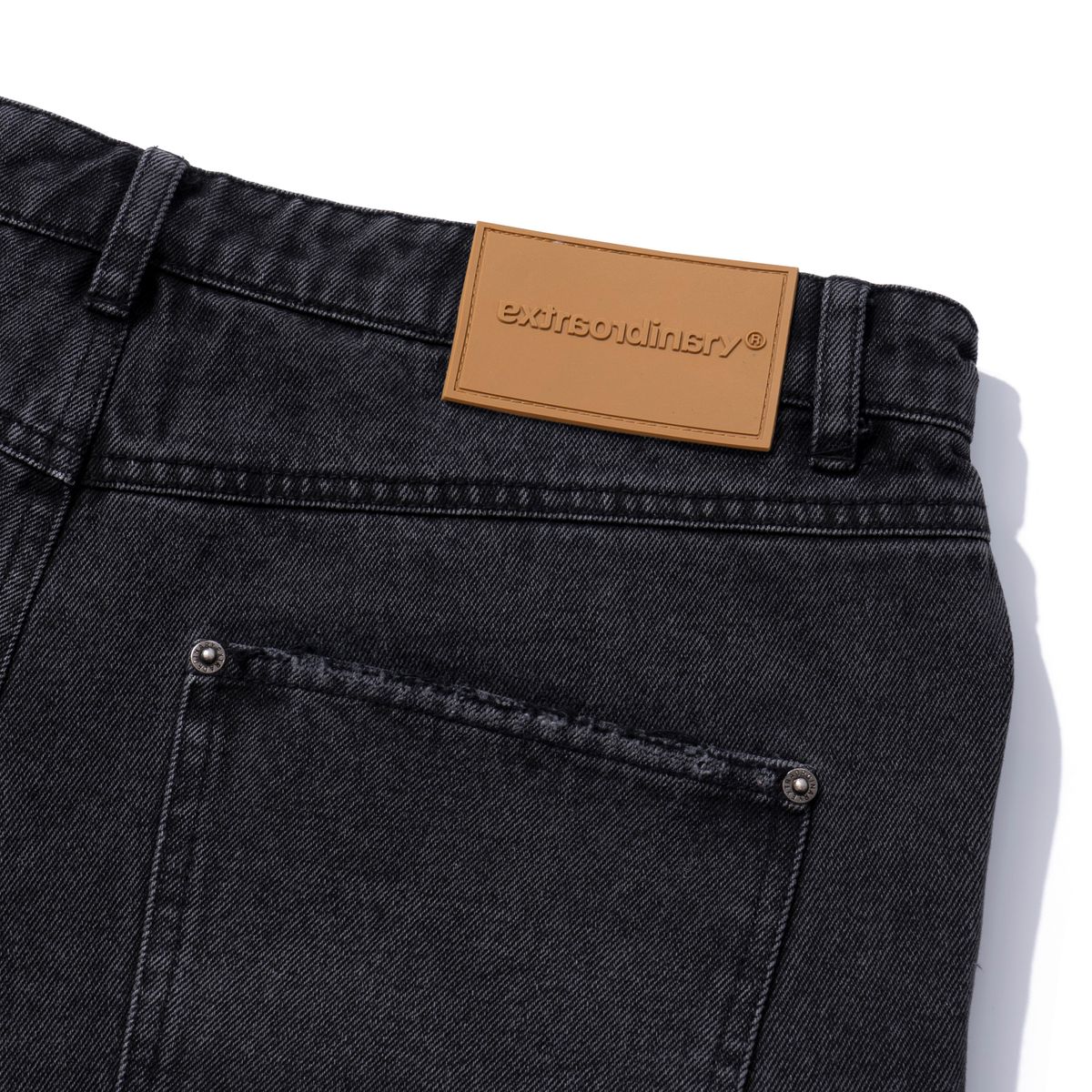 엑스트라오디너리(EXTRAORDINARY) DAMAGE DENIM SHORTS BLACK