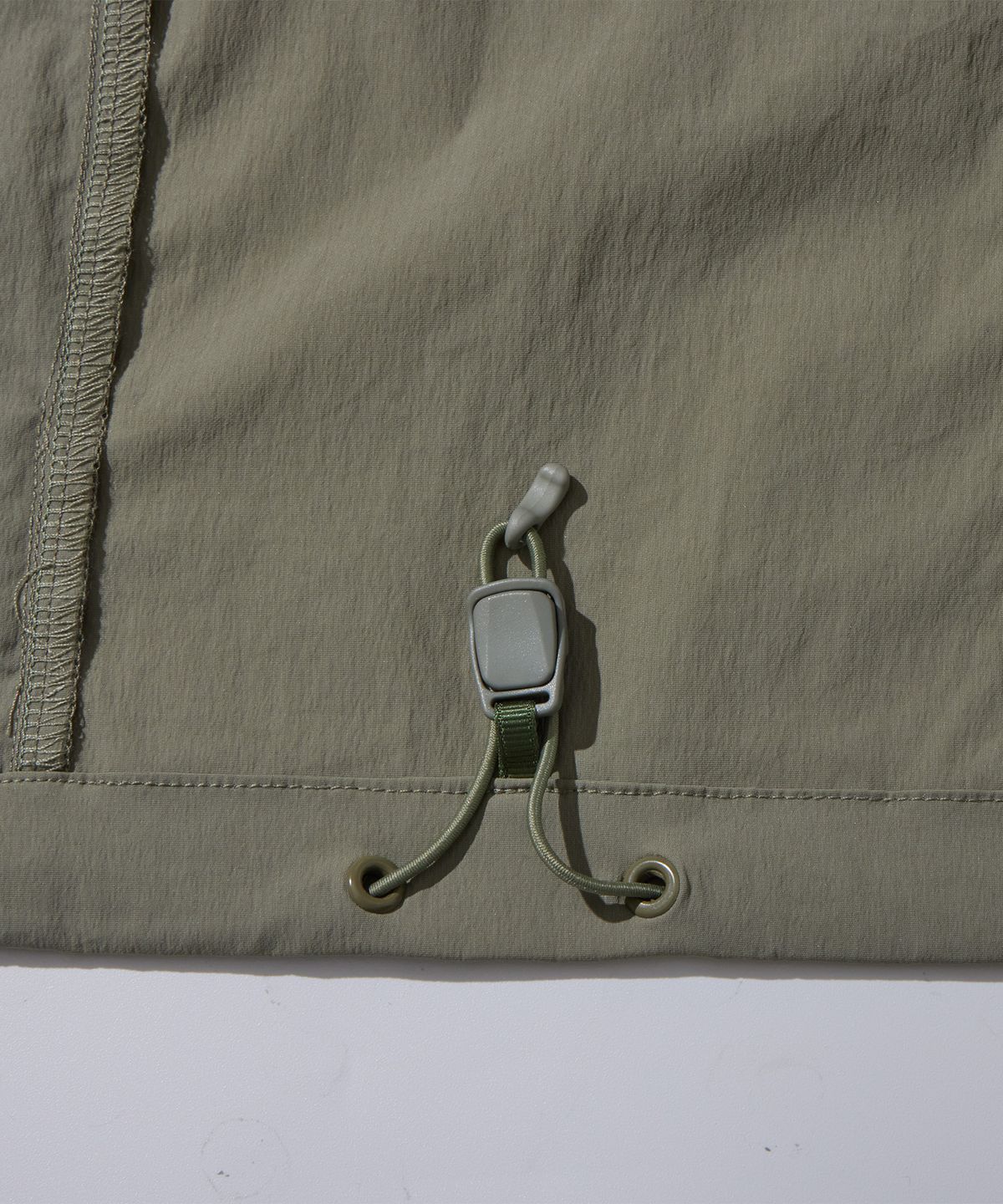 칼라파타르(KALAPATTHAR) Woven Utility Pocket T-Shirt - Khaki