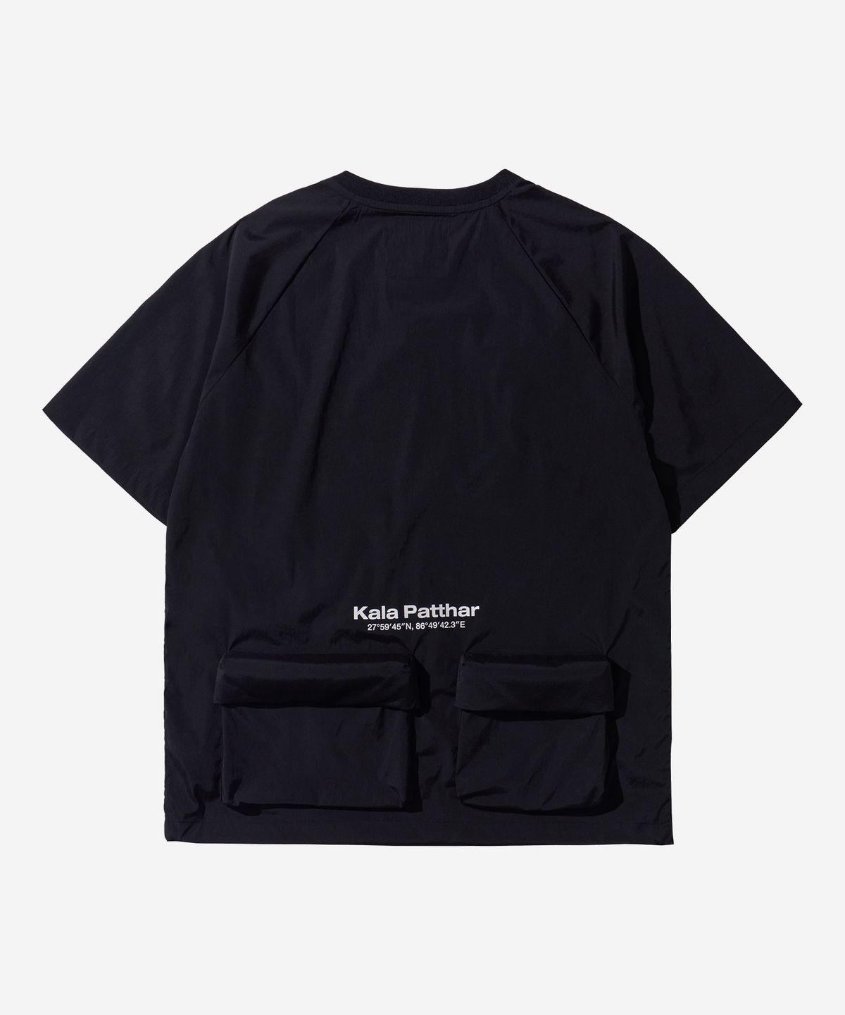 칼라파타르(KALAPATTHAR) Woven Logo Back Pocket T-Shirt - Black
