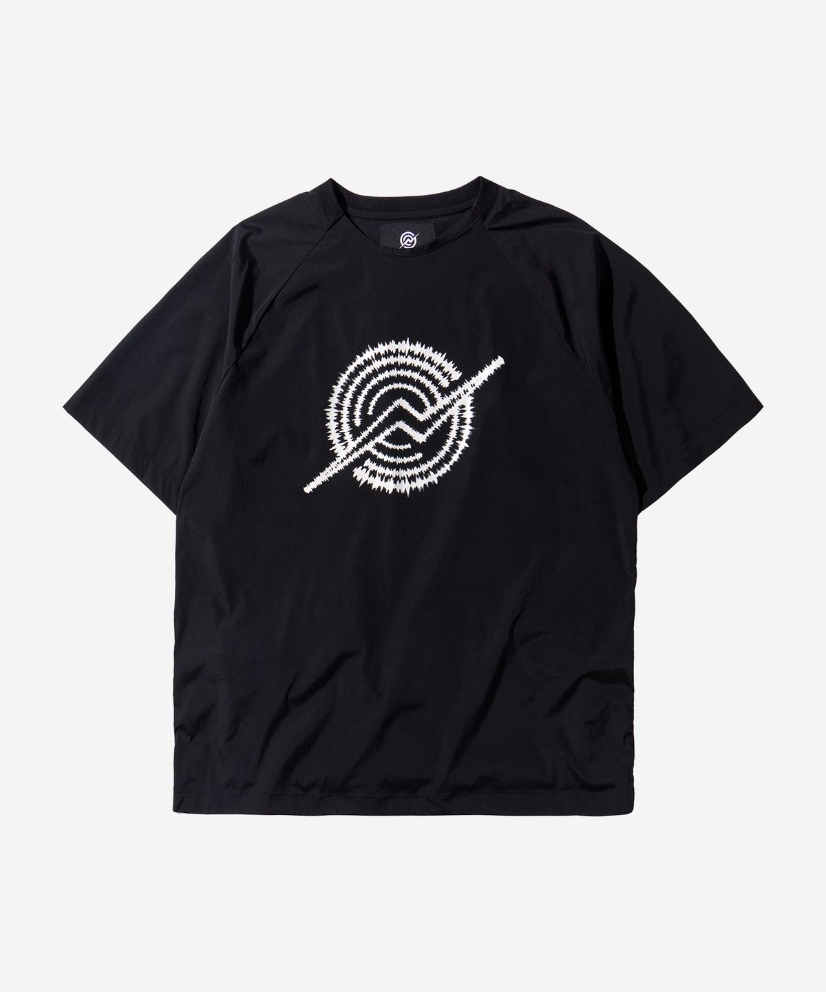 칼라파타르(KALAPATTHAR) Woven Logo Back Pocket T-Shirt - Black