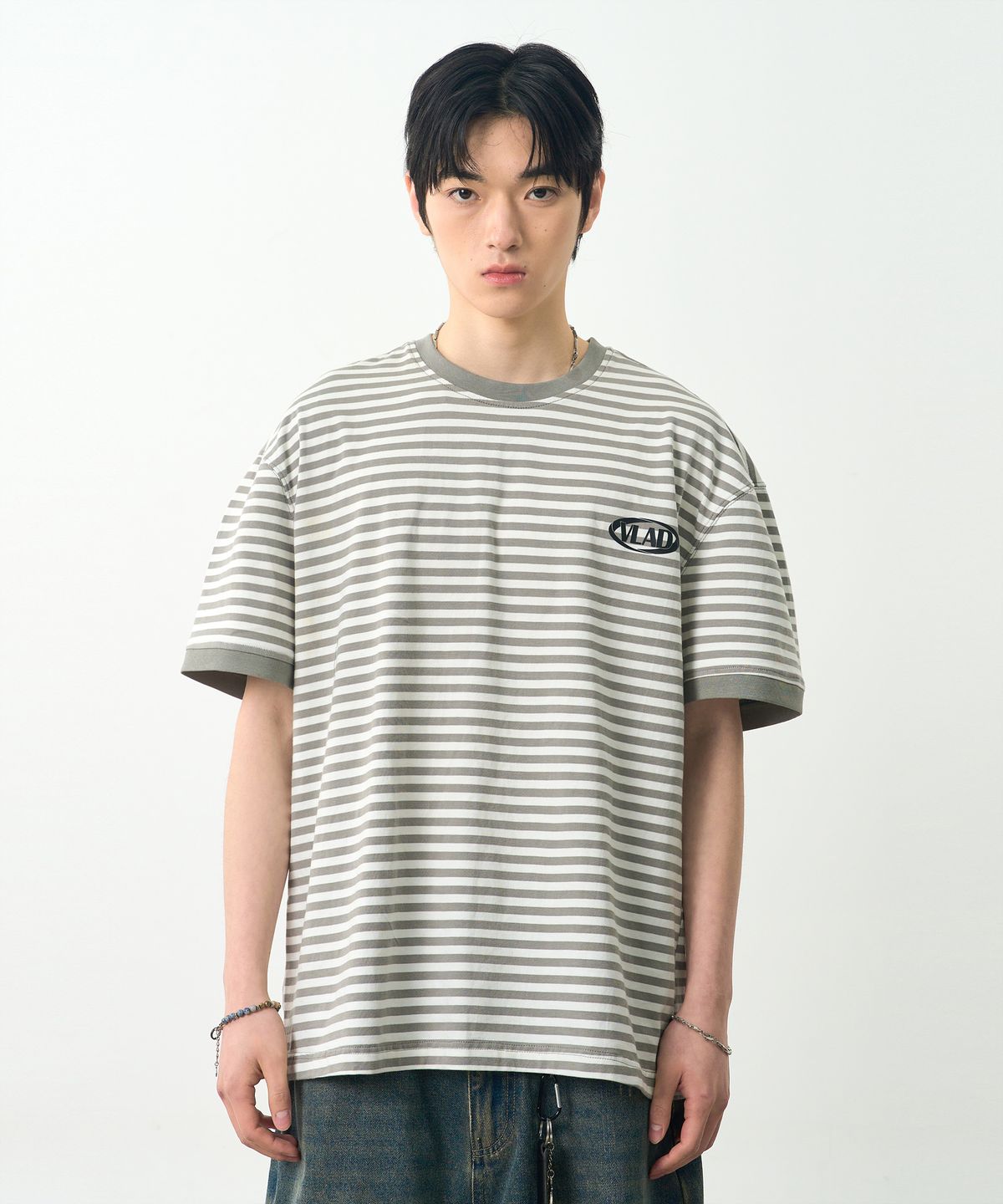 디미트리블랙(DIMITRI BLACK) VLAD 블랜드 스트라이프 링거 반팔 티셔츠_화이트&그레이