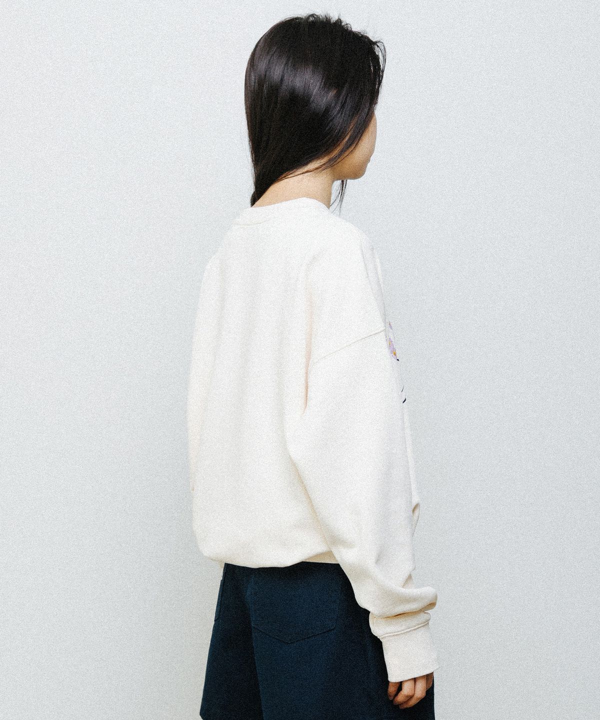 데이지신드롬(DAISY SYNDROME) FLOWER SYNDROME SWEATSHIRT cream