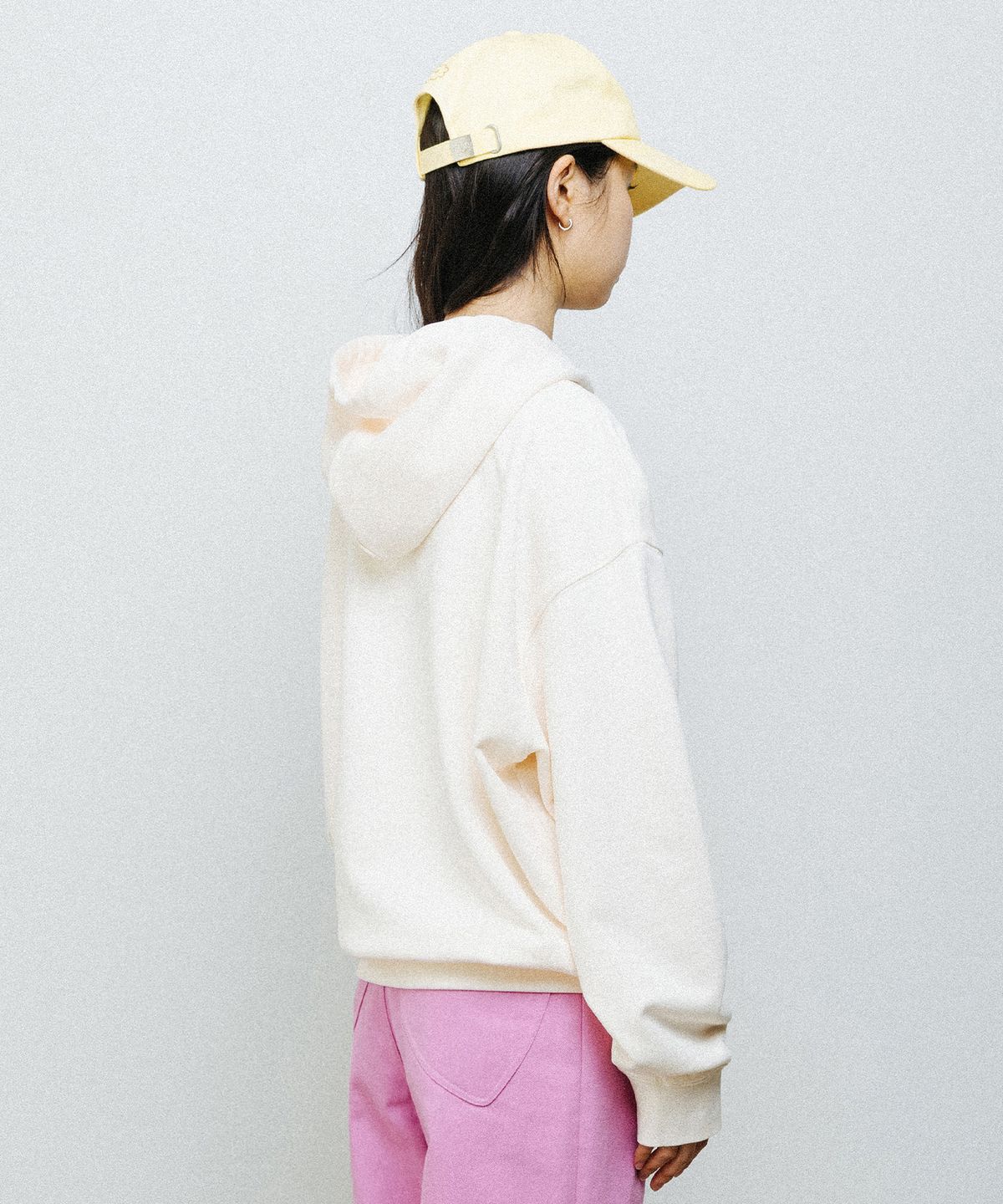 데이지신드롬(DAISY SYNDROME) CRAYON ARCH HOODIE cream