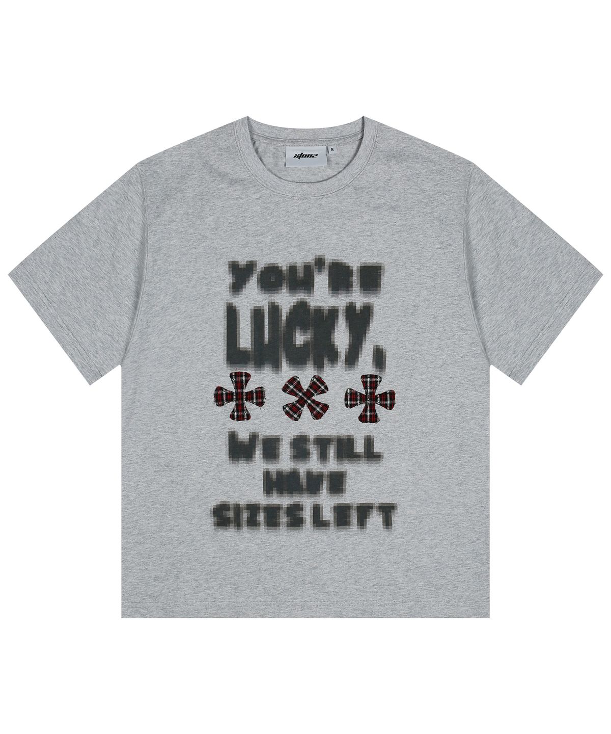 엑스톤즈(XTONZ) XTT127 픽셀 체크 아플리케 티셔츠 (GRAY)