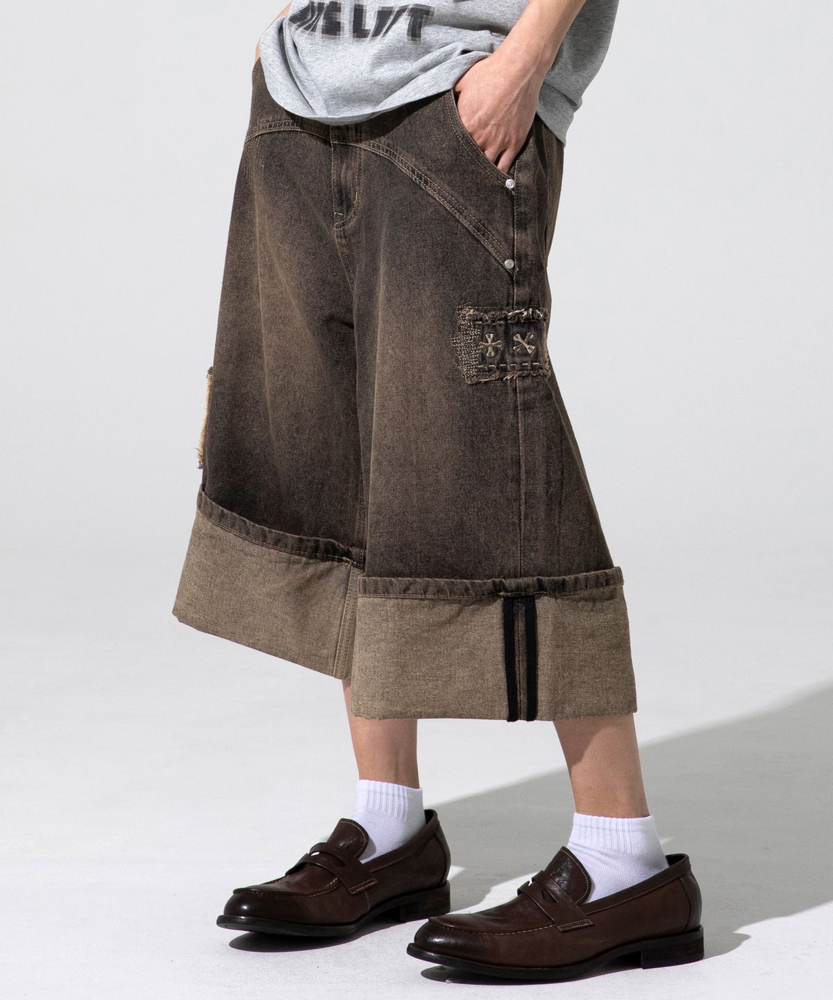 엑스톤즈(XTONZ) XP284 보로 패치워크 버뮤다 데님 팬츠 (BROWN)
