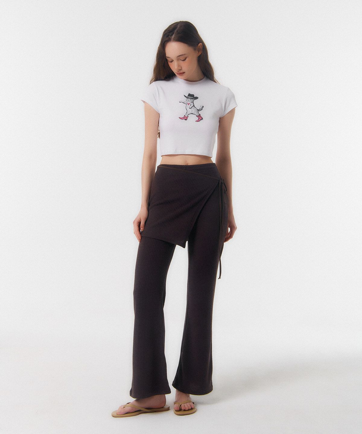 꾸아페(QUAFE) KING CAT CROP T-SHIRT_white