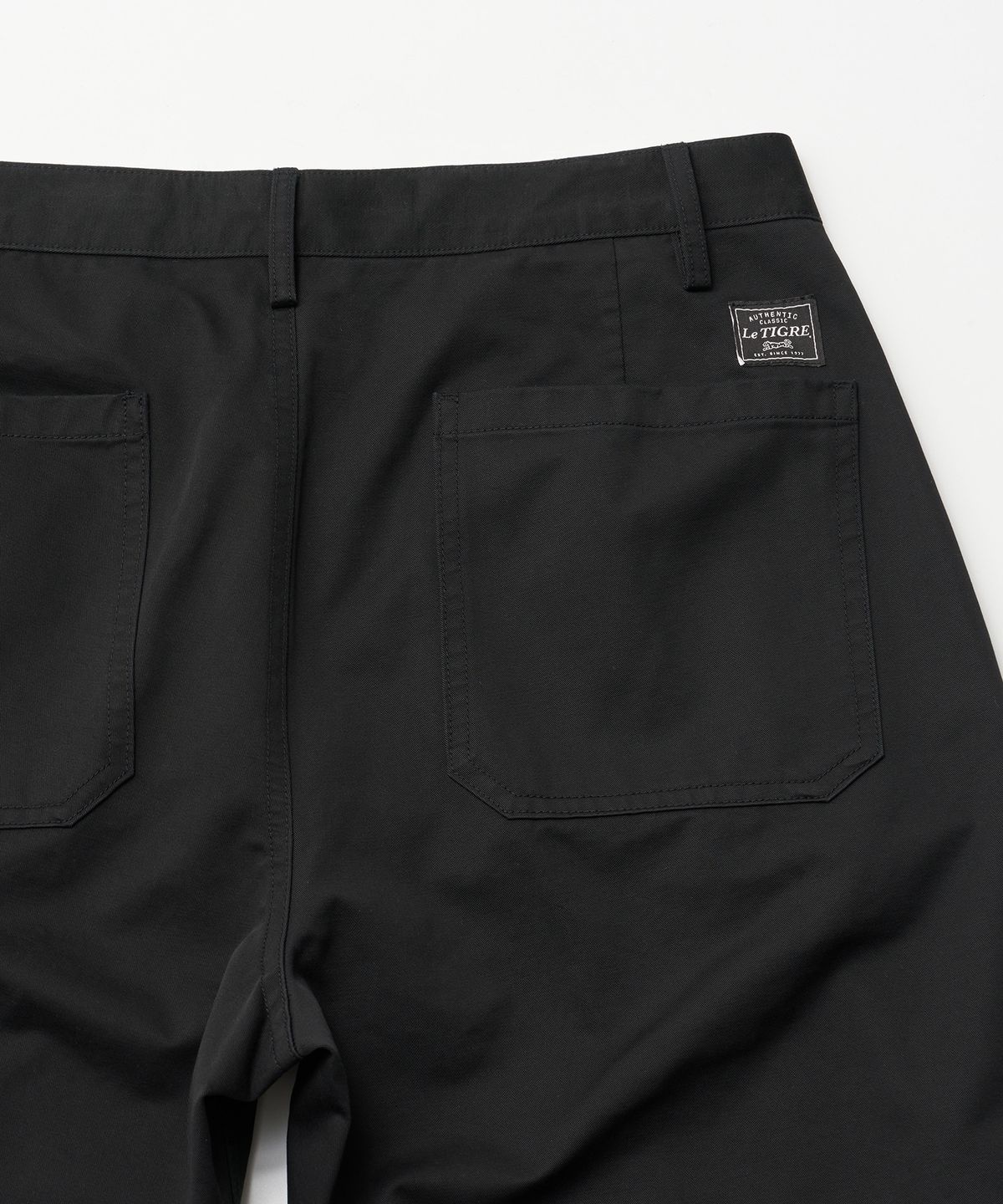 르티그레(LE TIGRE) Classic Chino pants (Black)