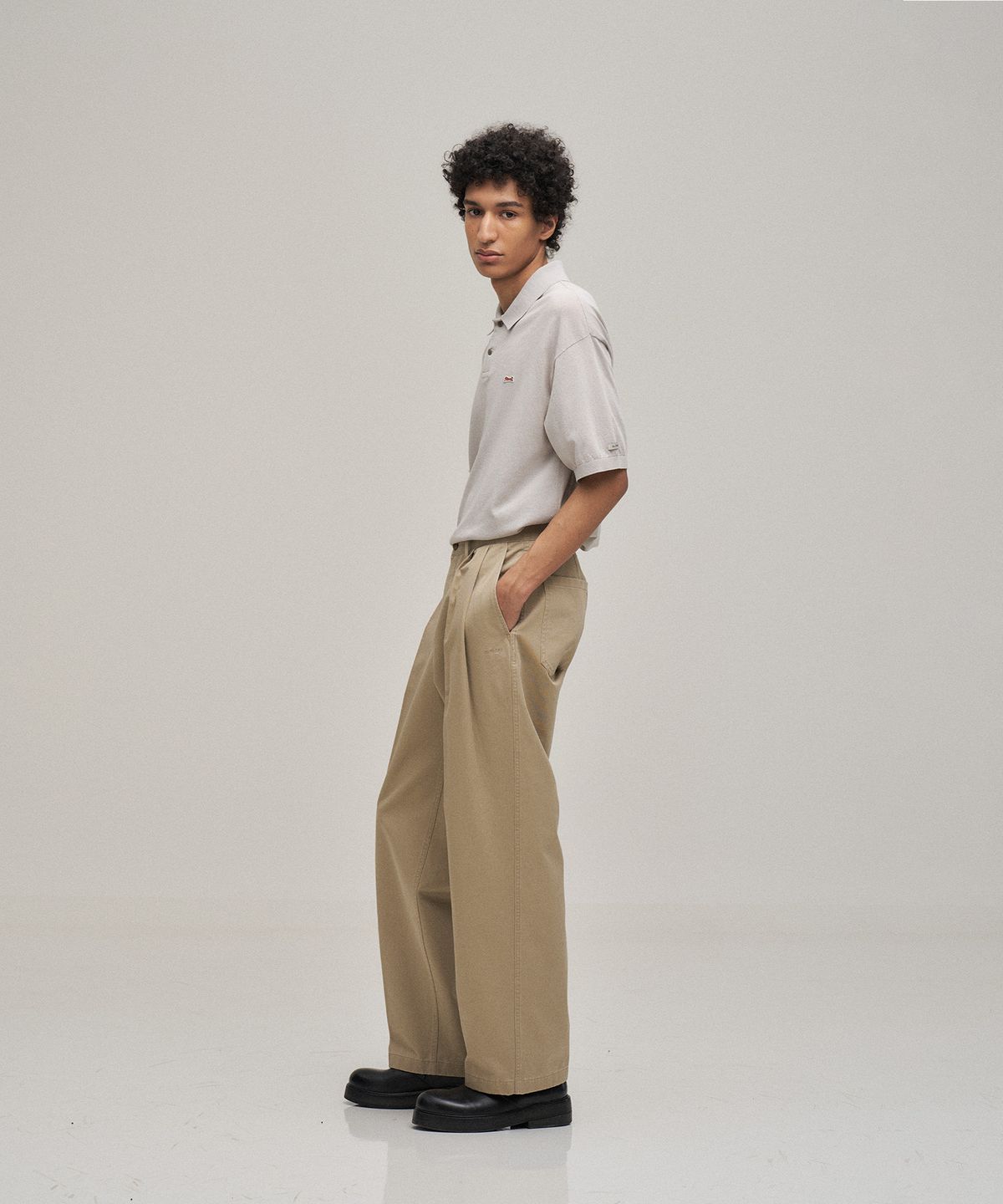 르티그레(LE TIGRE) Classic Chino pants (Light Khaki)