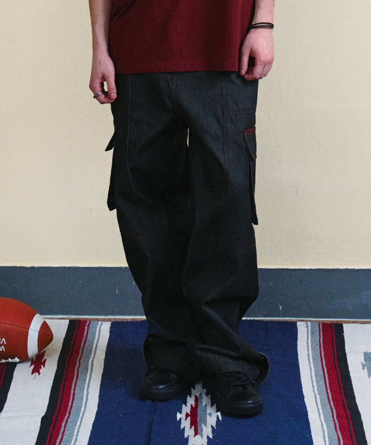 메종미네드(MAISON MINED) OBLIQUE PATCH DENIM PANTS BURGUNDY