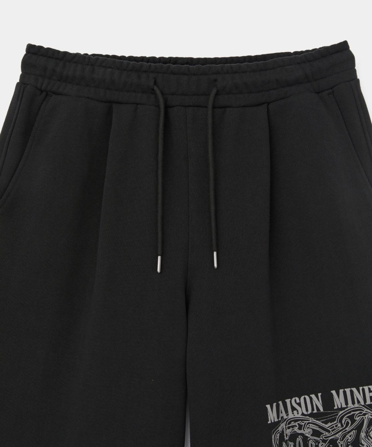 메종미네드(MAISON MINED) DOODLE HEART BERMUDA PANTS BLACK