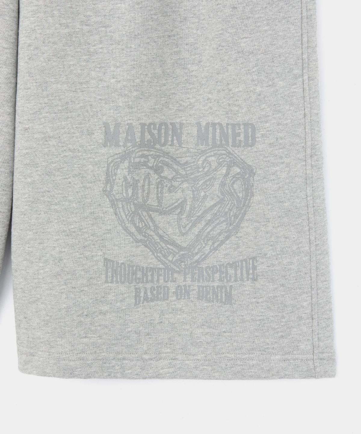메종미네드(MAISON MINED) DOODLE HEART BERMUDA PANTS MELANGE GREY