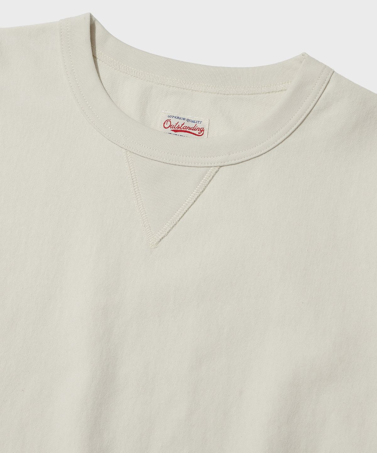 아웃스탠딩(OUTSTANDING) HALF SWEAT TEE_OFF WHITE