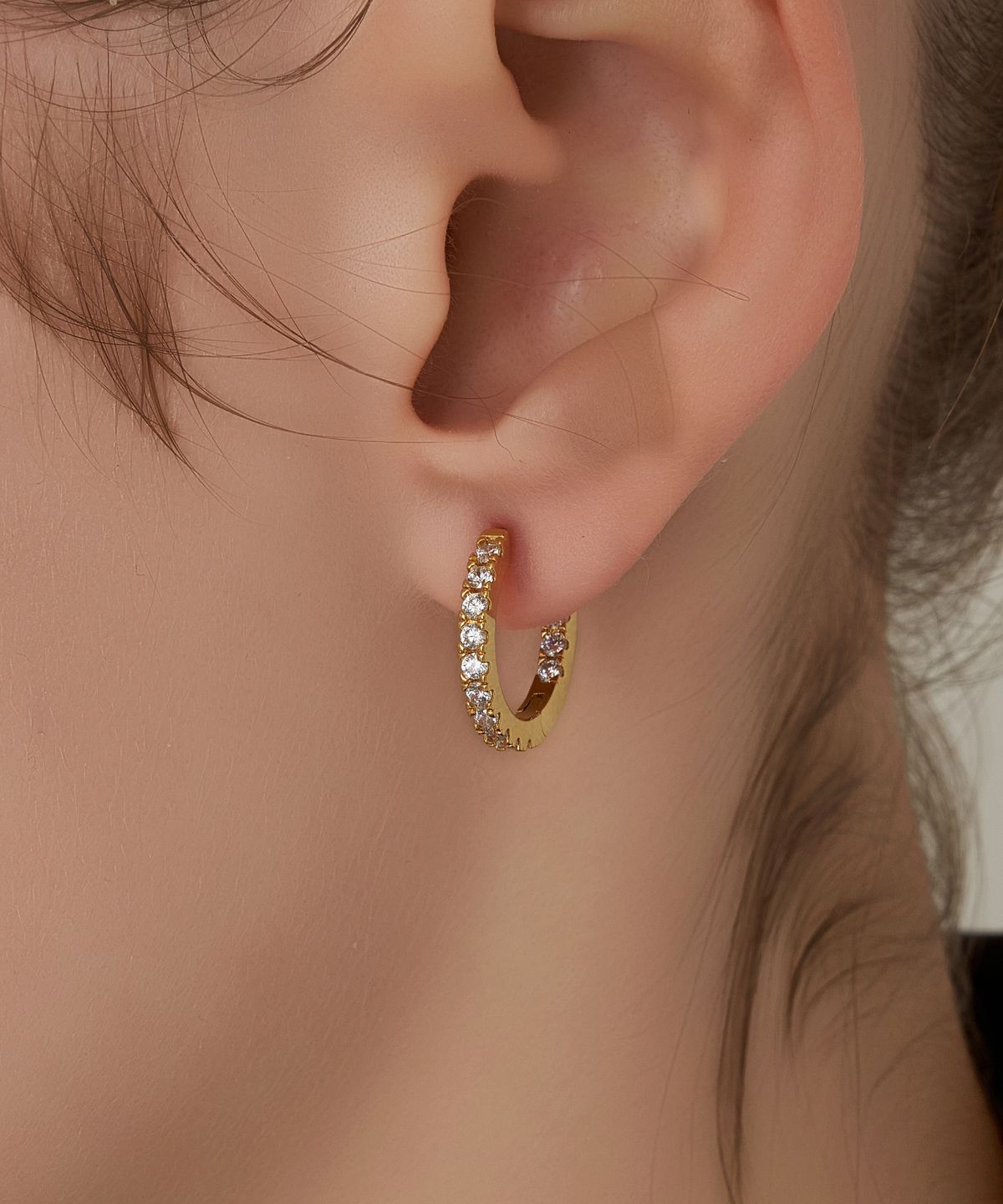 엘르주얼리(ELLEJEWELRY) 14K GF 라운드 스톤 귀걸이 ELGPEE570