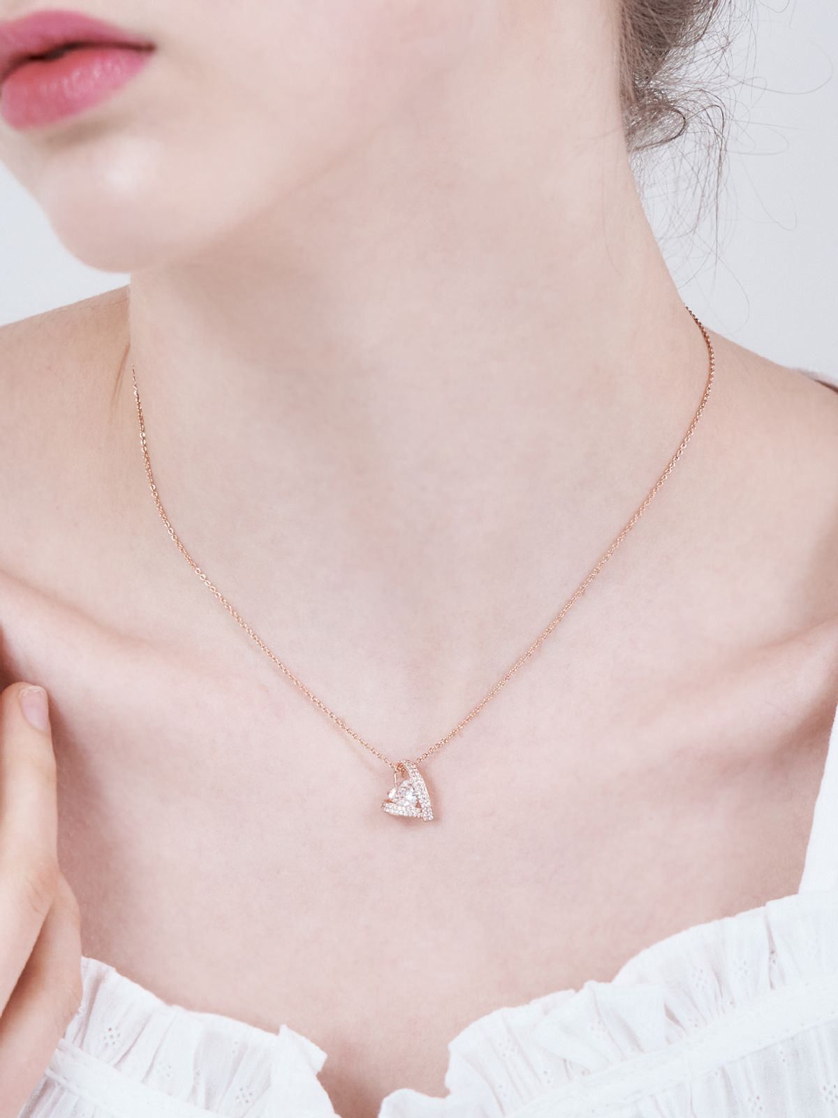 엘르주얼리(ELLEJEWELRY) 더블 하트 큐빅 목걸이 ELBRNN235