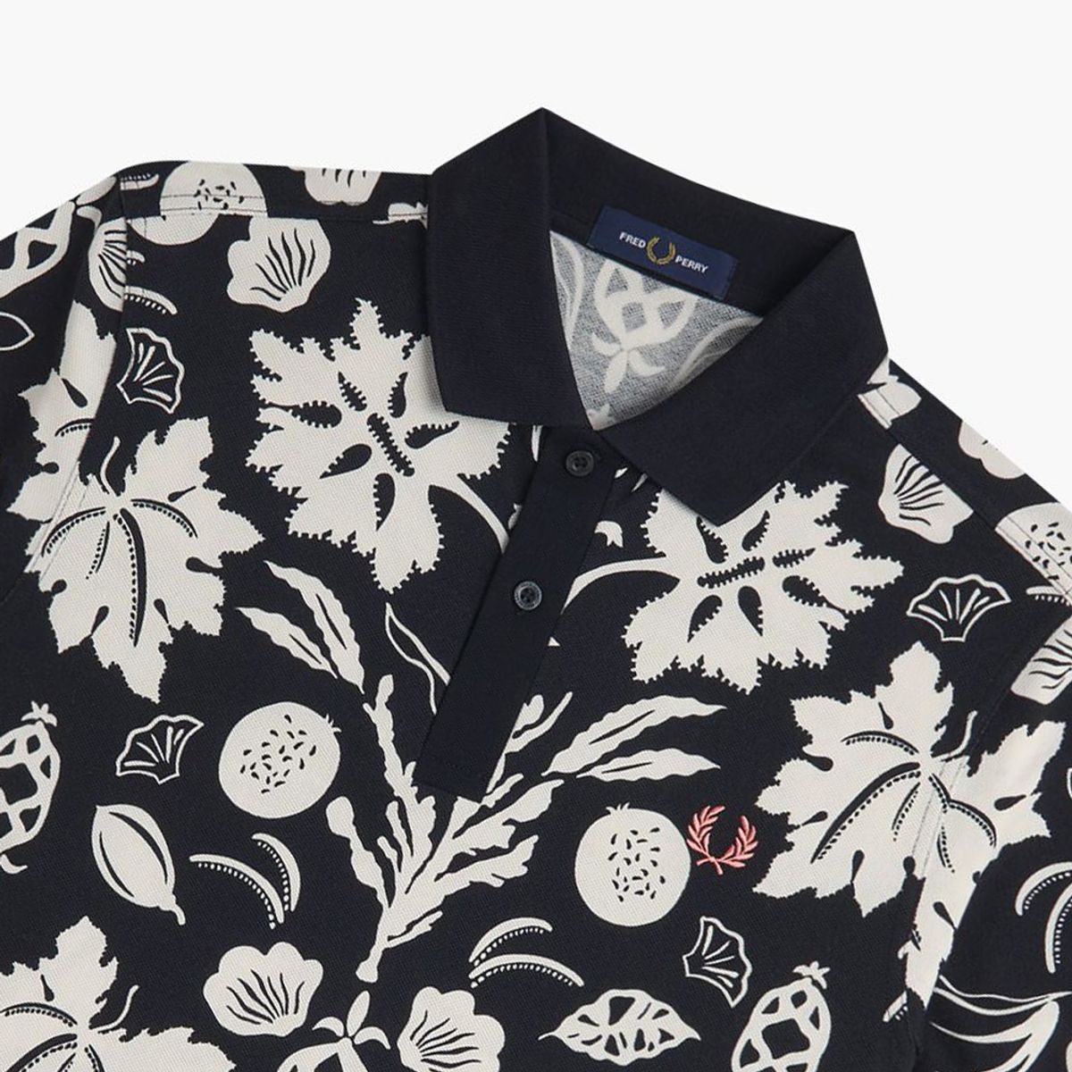 프레드페리(FRED PERRY) [Sharp] 보타니컬 프린트 폴로 셔츠 - 블랙 AFPM2519911-102