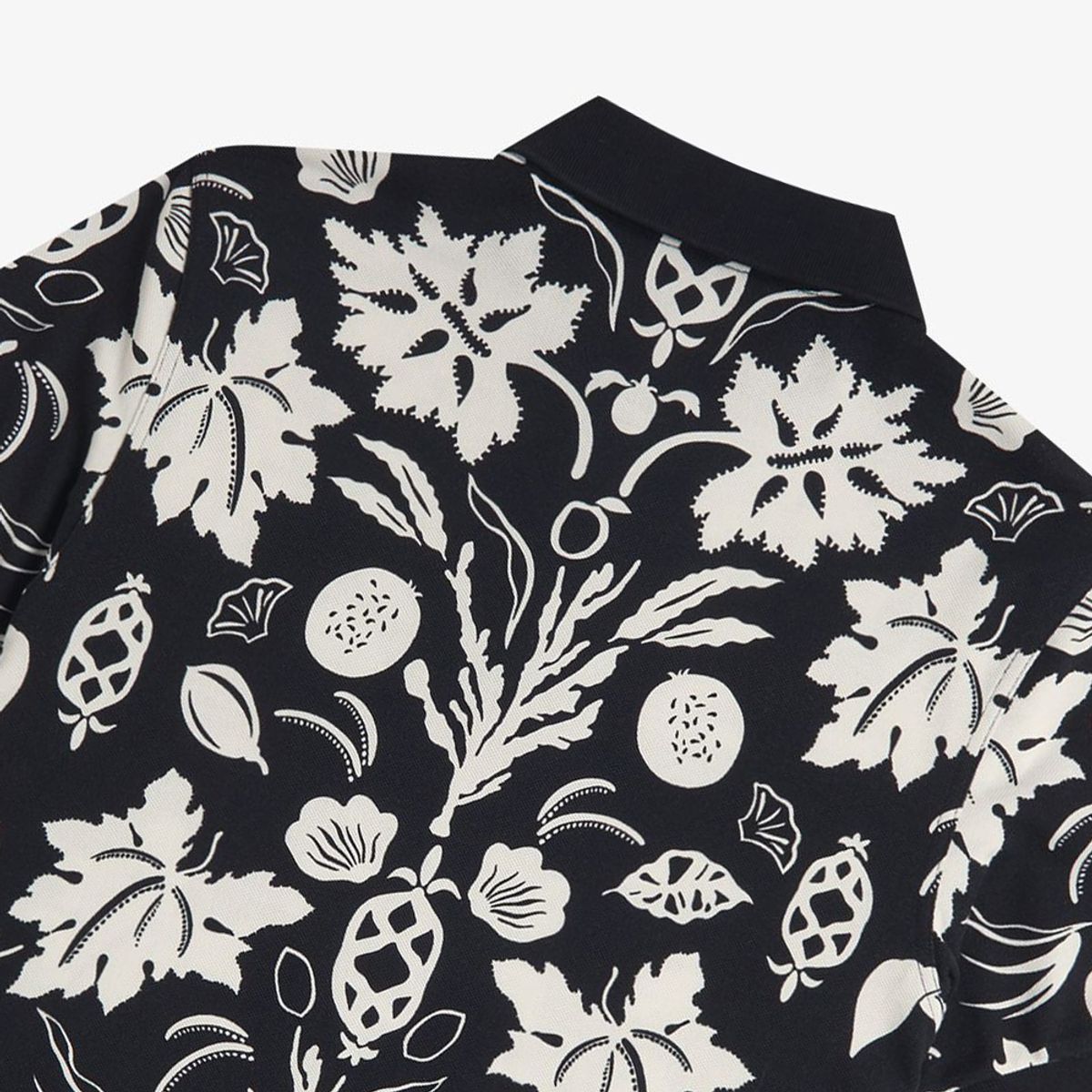 프레드페리(FRED PERRY) [Sharp] 보타니컬 프린트 폴로 셔츠 - 블랙 AFPM2519911-102
