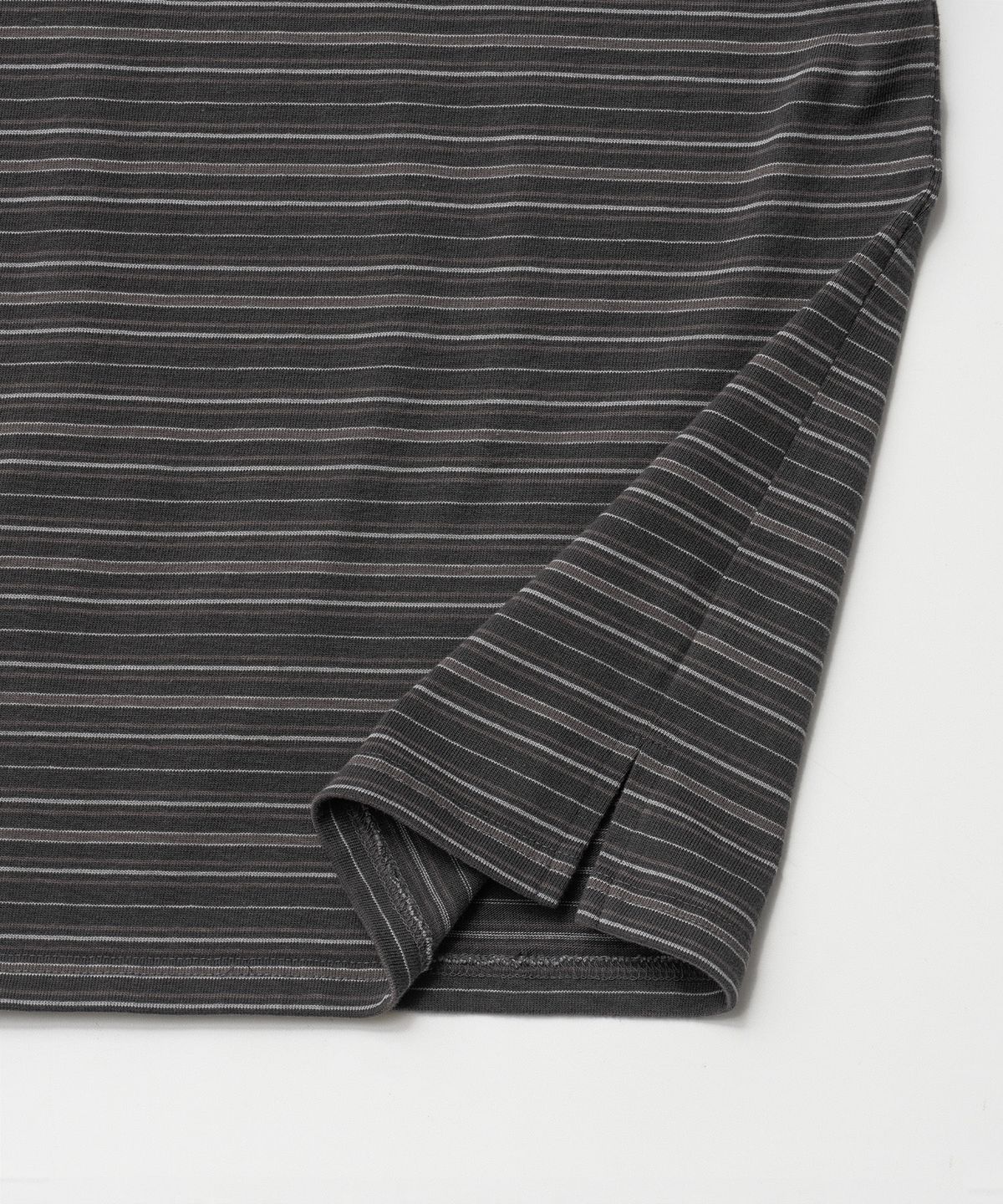 르티그레(LE TIGRE) Multi-stripe polo T-shirt (Charcoal)