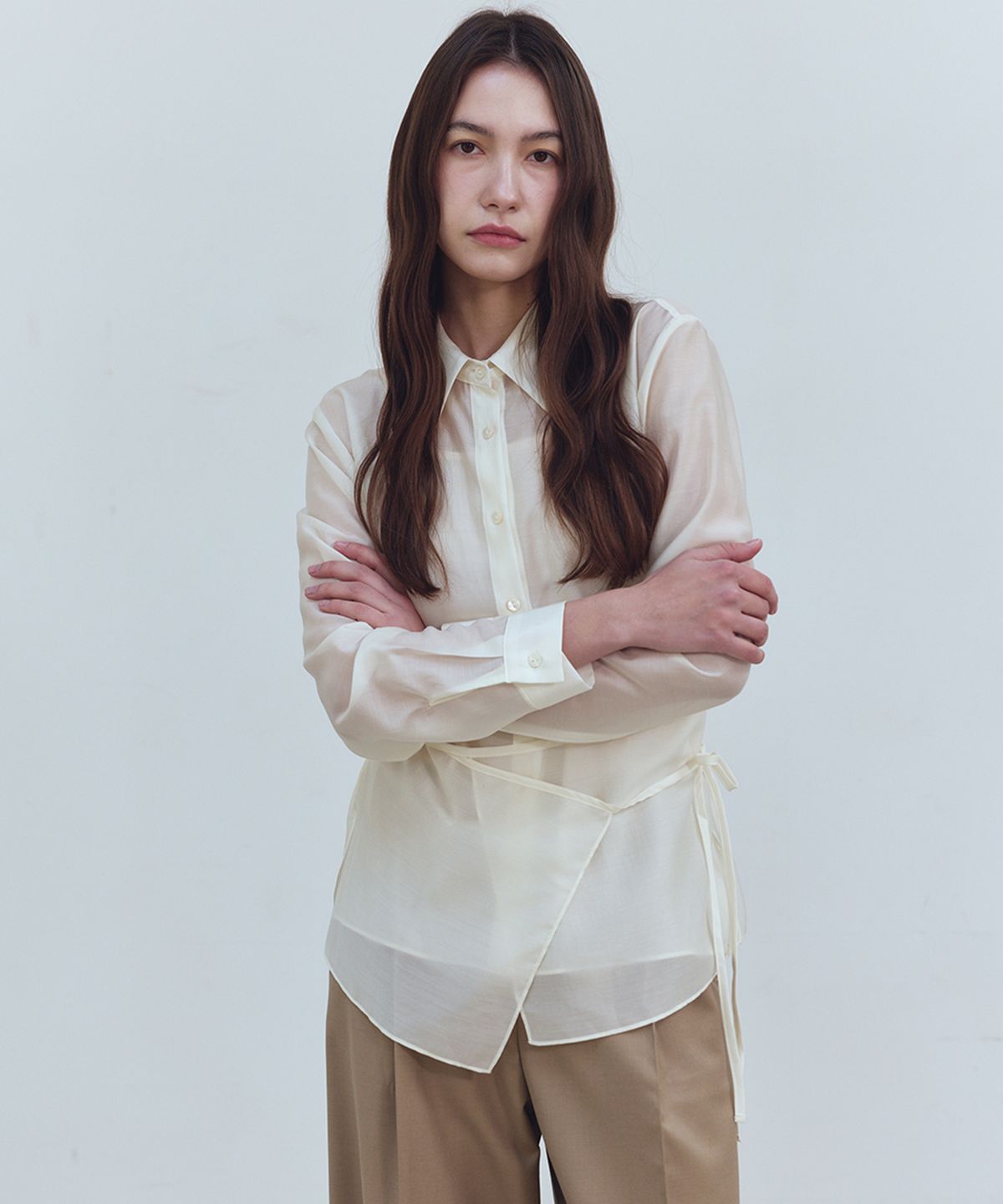 제이바이라라(JBYRARA) 더블랩 디테일 시스루 블라우스_크림