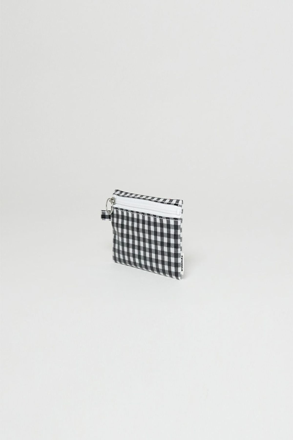 찬스클로딩(CHANCE CLOTHING) [TEMBEA] FLAT POUCH - GINGHAM BLACK LARGE
