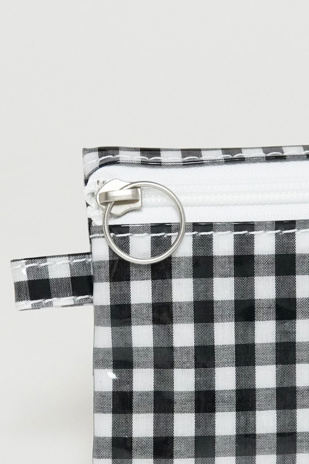 찬스클로딩(CHANCE CLOTHING) [TEMBEA] FLAT POUCH - GINGHAM BLACK LARGE
