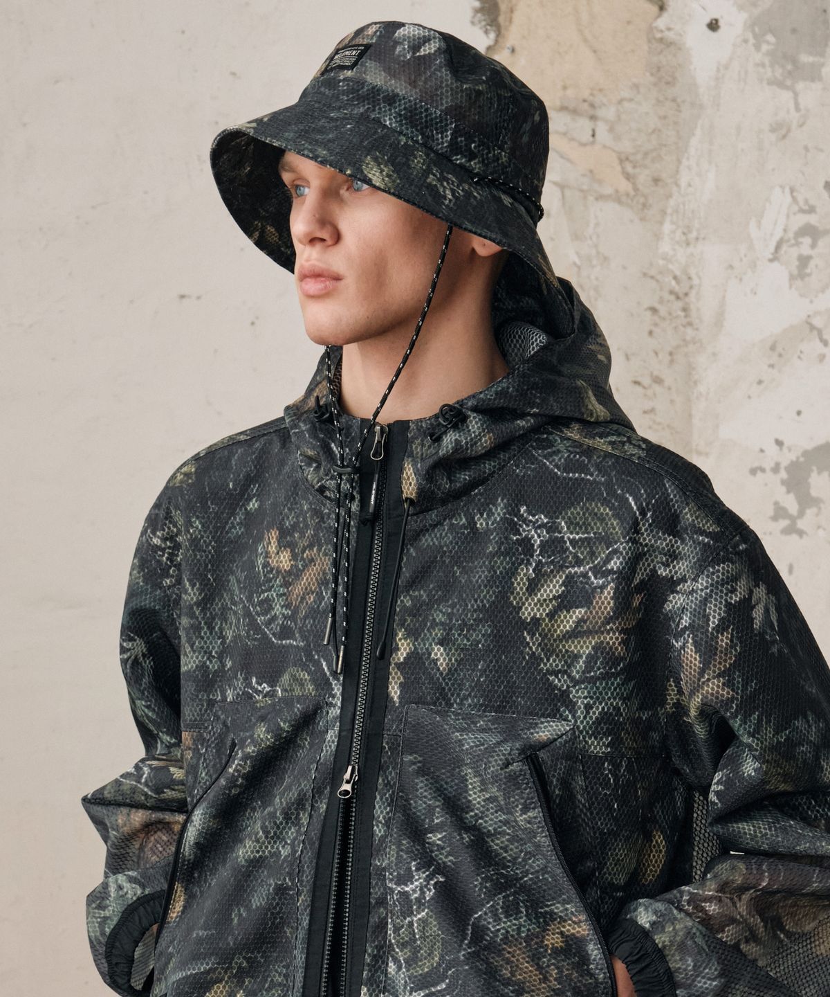 힐리먼트(HELEMENT) 테크니컬 필드 버킷 (CAMO)
