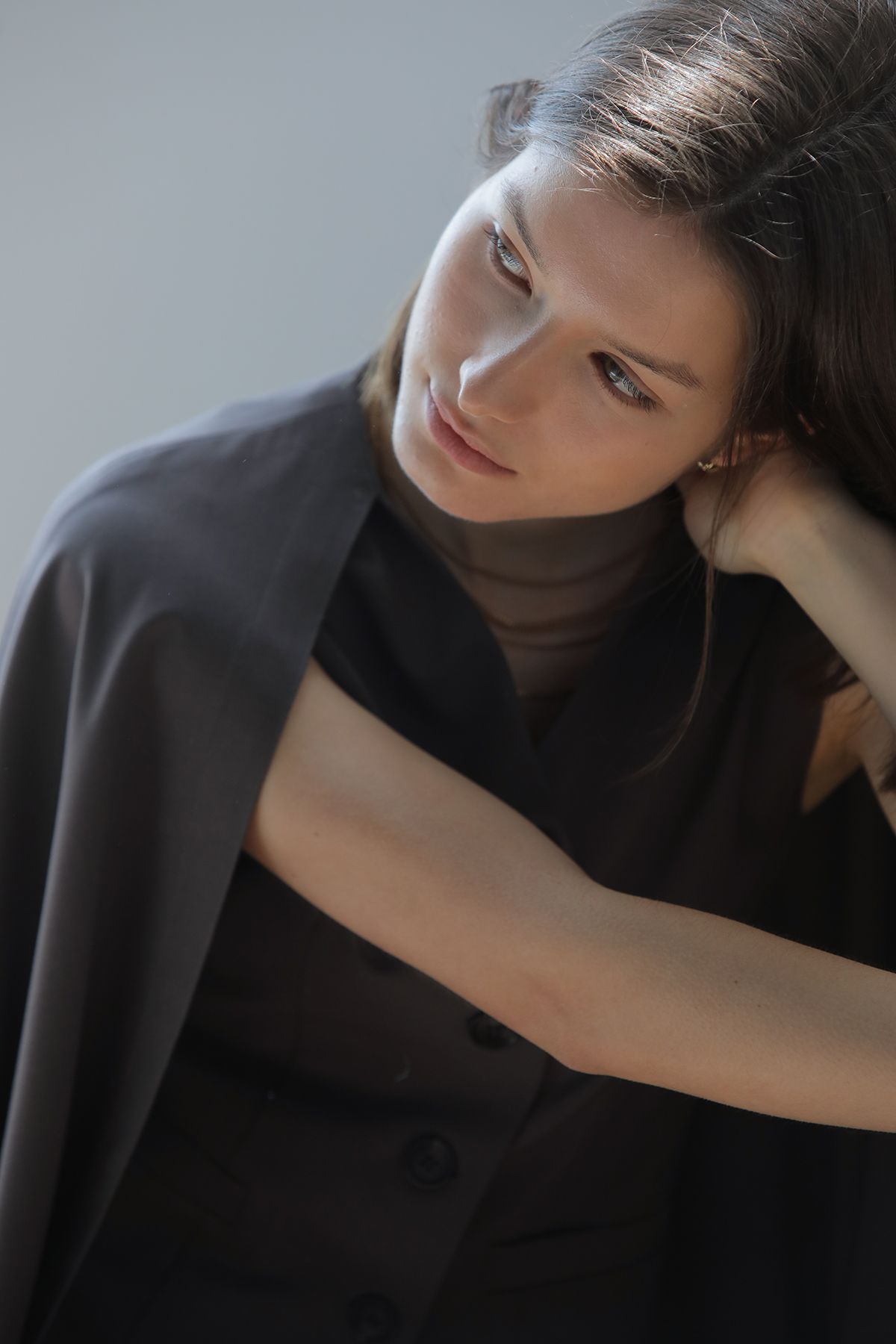 까이에(CAHIERS) V넥 케이프 셋업 자켓