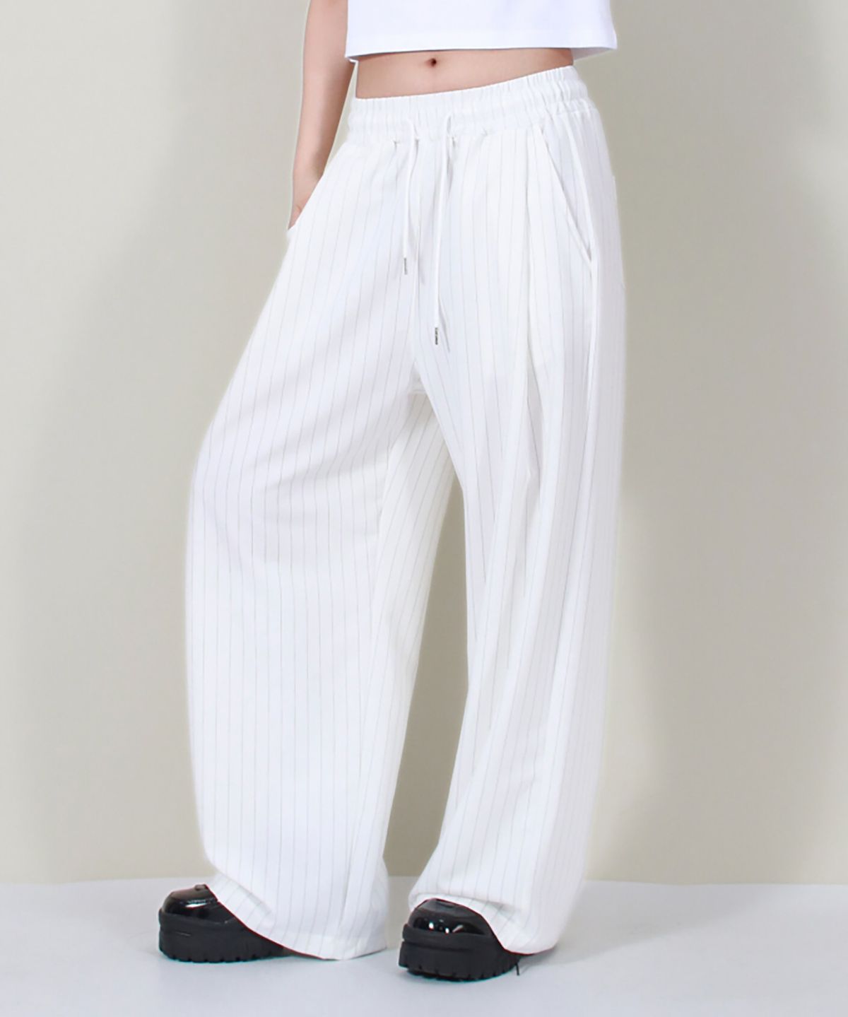 드마크(DEMARC) SOLID STRIPE WIDE PANTS WHITE
