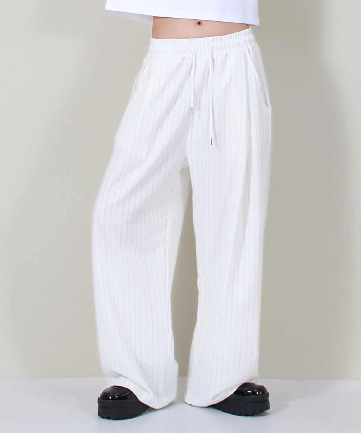 드마크(DEMARC) SOLID STRIPE WIDE PANTS WHITE