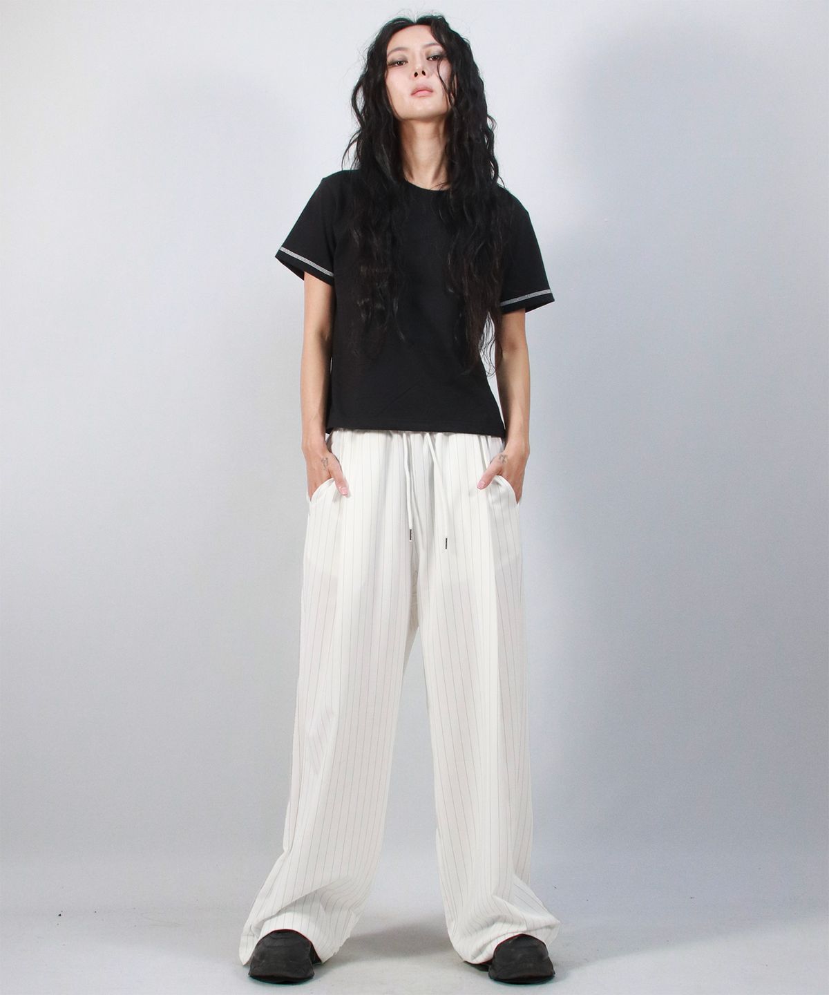 드마크(DEMARC) SOLID STRIPE WIDE PANTS WHITE