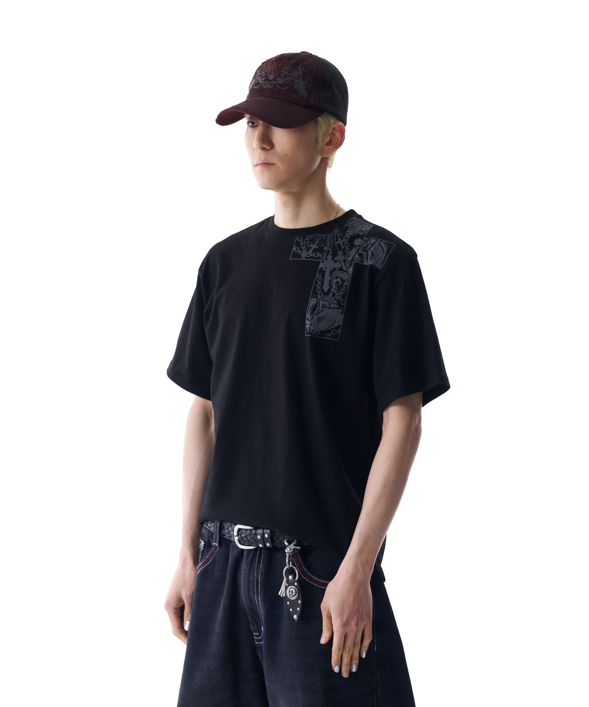 아캄(AAKAM) CROS2 Printed Half Top (Black)