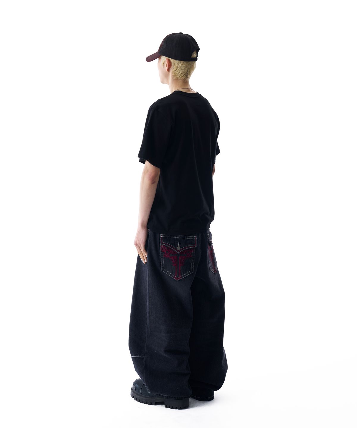 아캄(AAKAM) CROS2 Printed Half Top (Black)