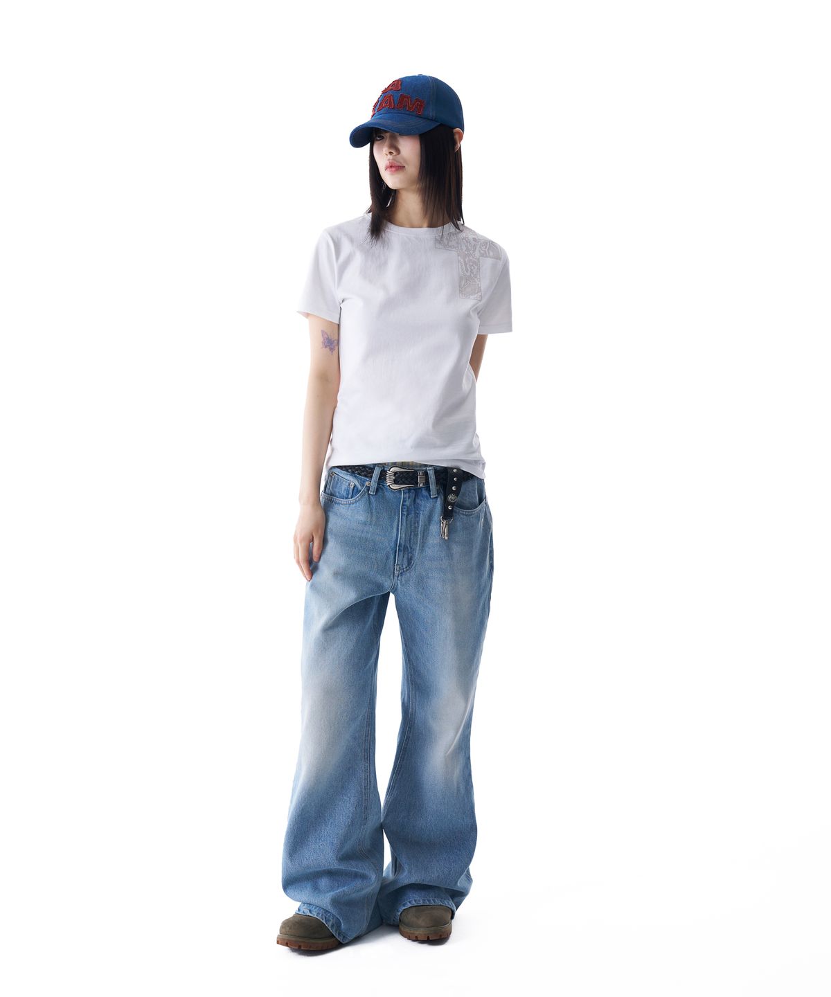 아캄(AAKAM) CROS2 Printed Half Top (White)