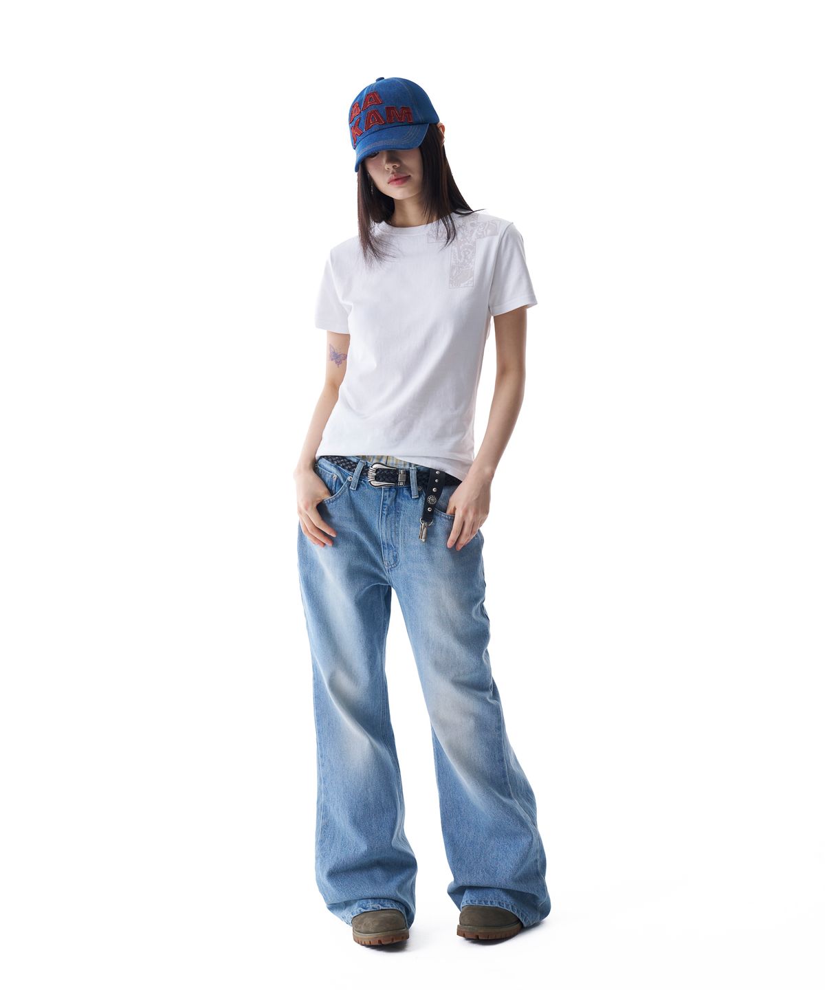 아캄(AAKAM) CROS2 Printed Half Top (White)