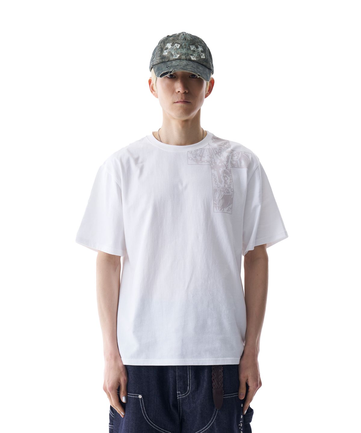 아캄(AAKAM) CROS2 Printed Half Top (White)