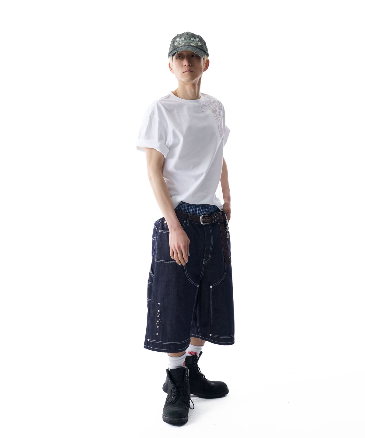 아캄(AAKAM) CROS2 Printed Half Top (White)