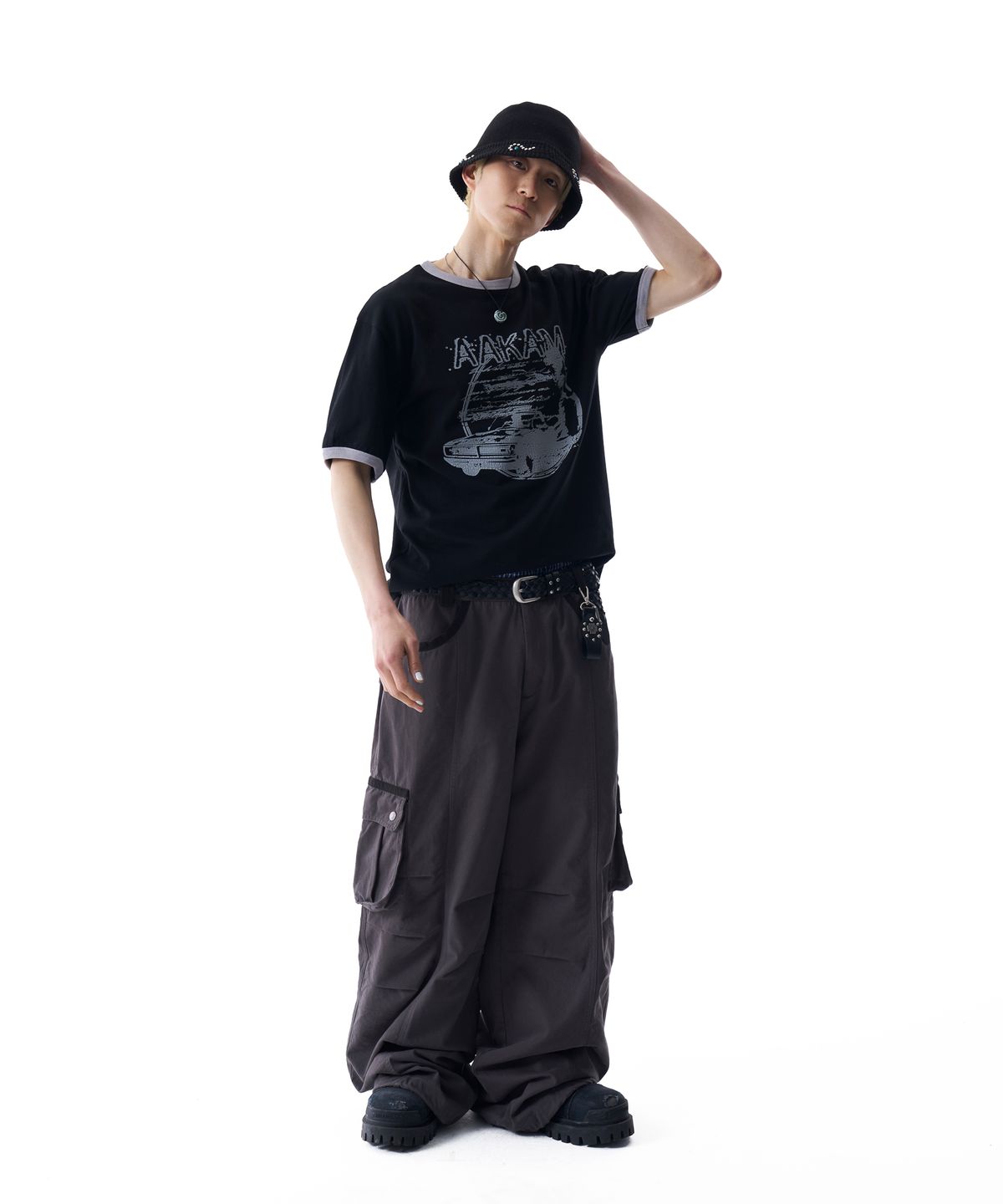 아캄(AAKAM) Cracked Car Ringer Top (Black)