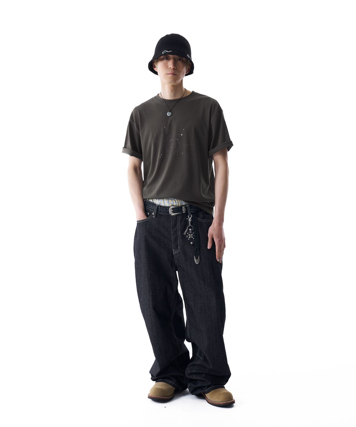 아캄(AAKAM) Studded Sun Half Top (Dark Gray)