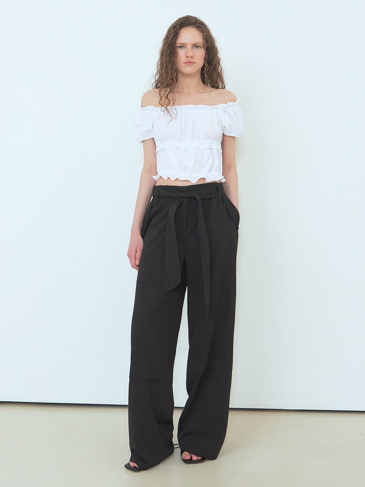 에트몽(ETMON) Back String Snap Pants Black