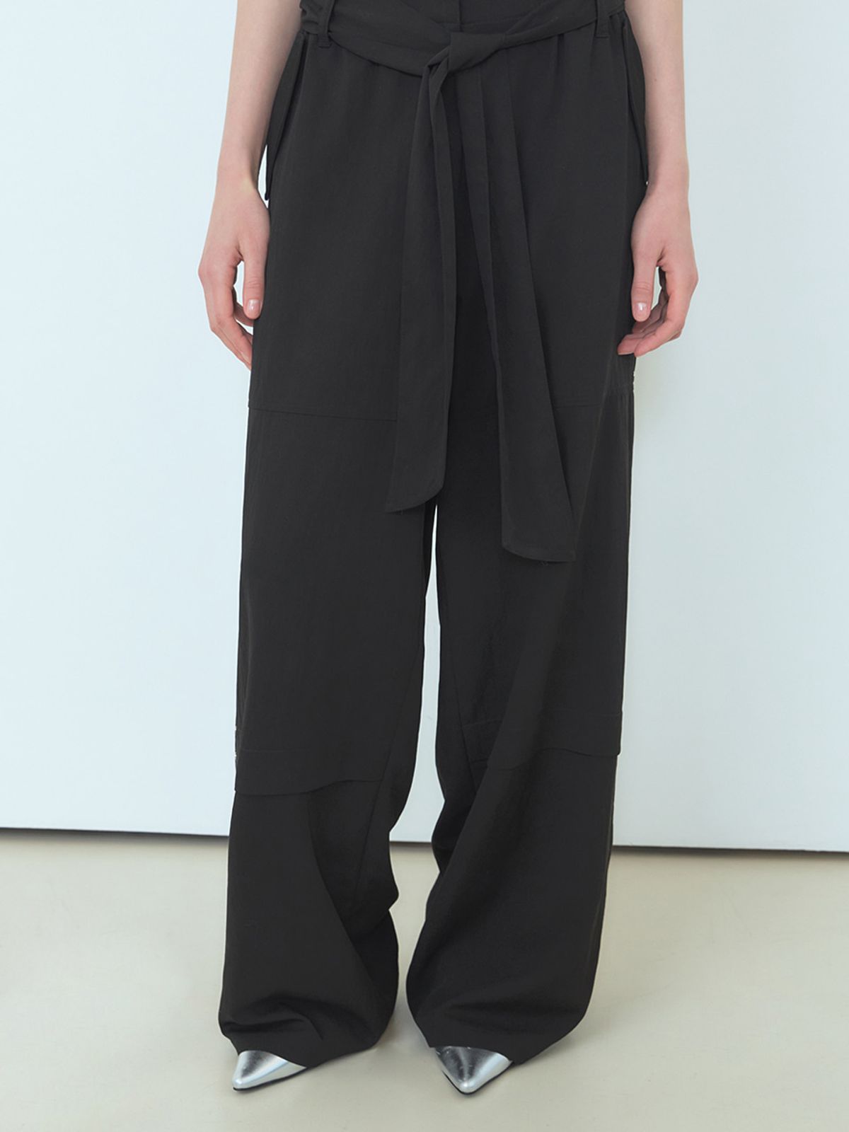 에트몽(ETMON) Back String Snap Pants Black