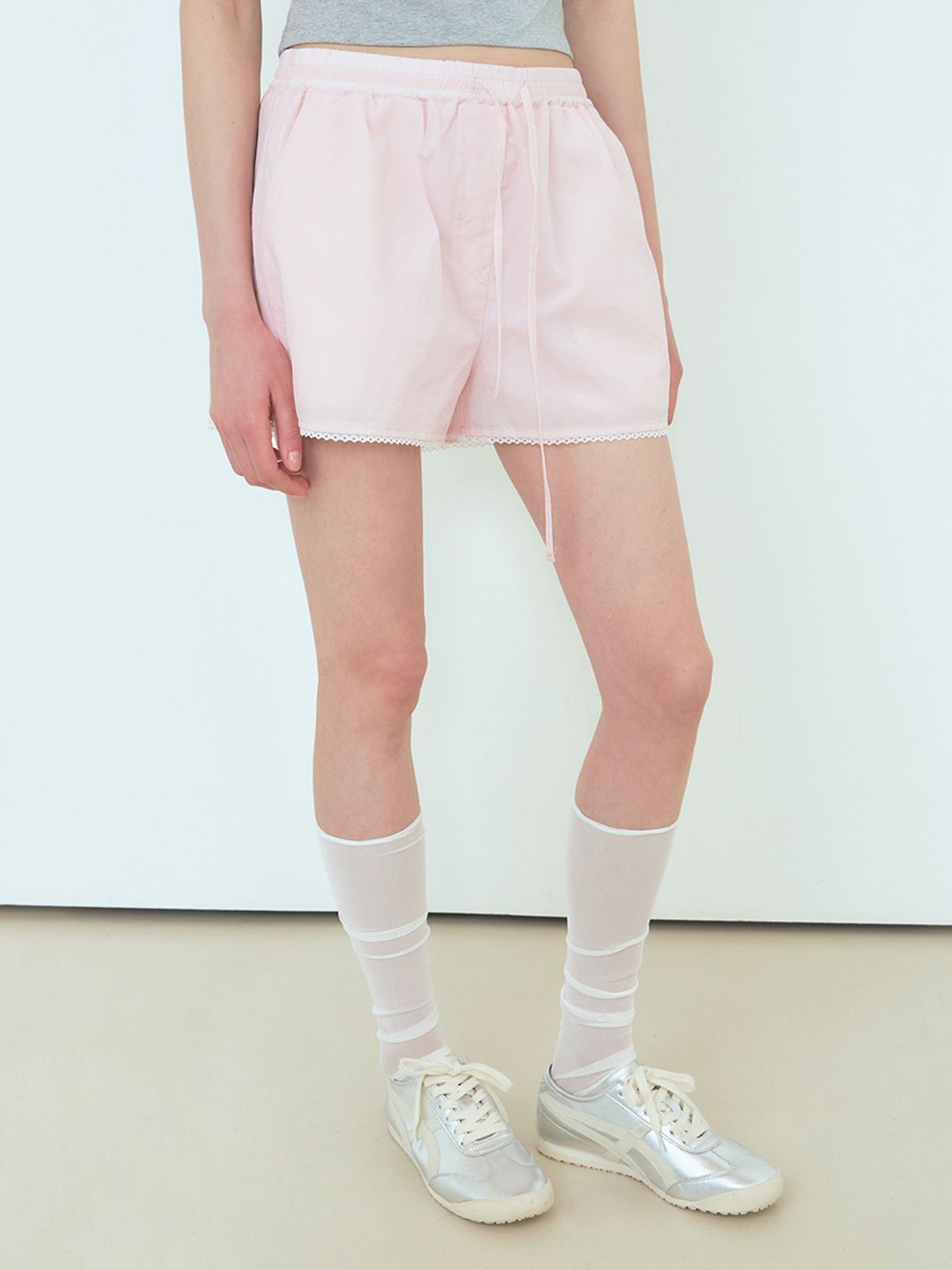 에트몽(ETMON) Nylon Lace Short Pants Light Pink