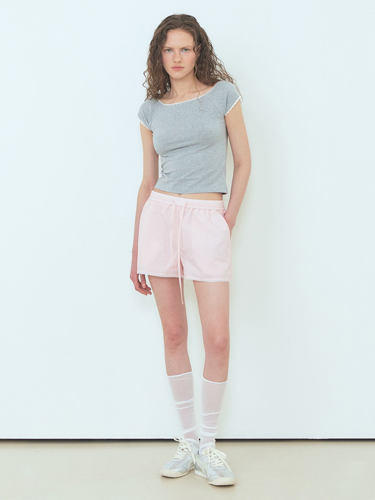 에트몽(ETMON) Nylon Lace Short Pants Light Pink