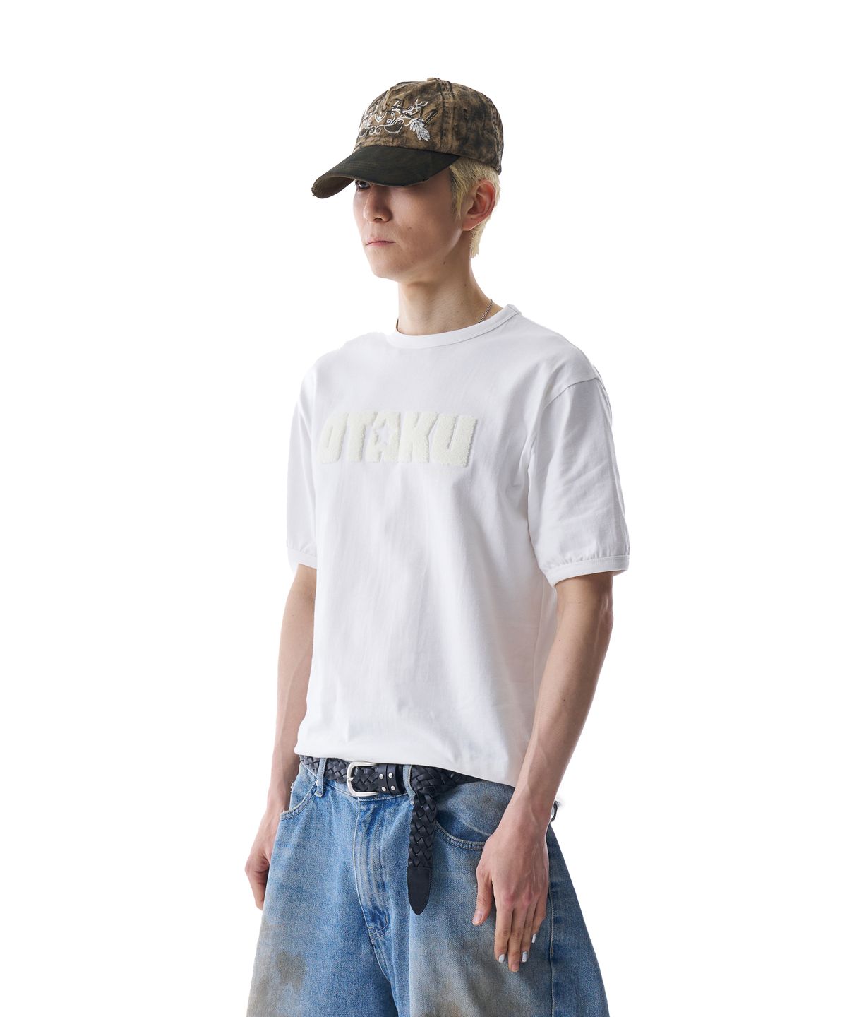 아캄(AAKAM) OTAKU Boucle Ringer Top (White)