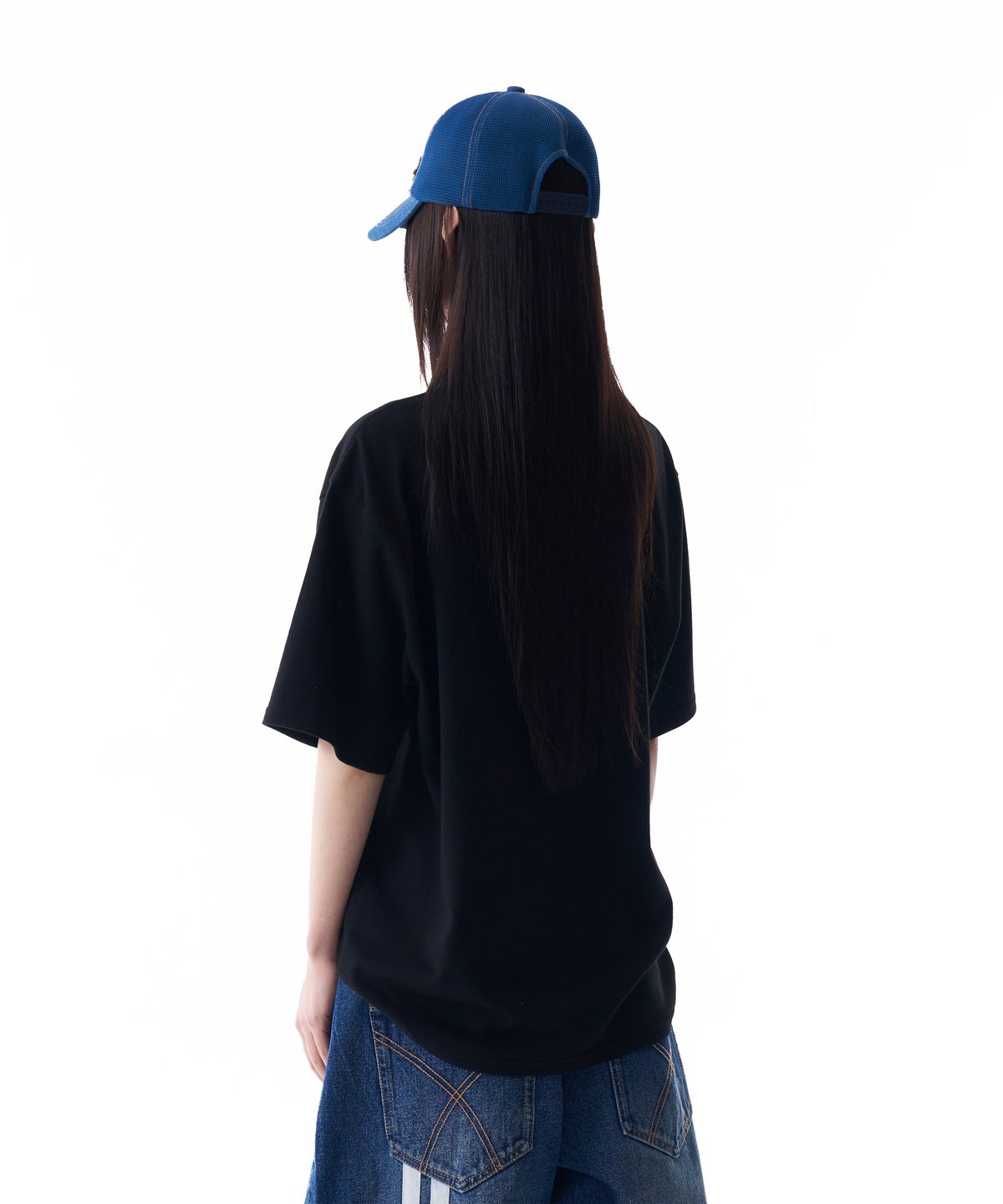 아캄(AAKAM) Cracked VTG Printed Half Top (Black)
