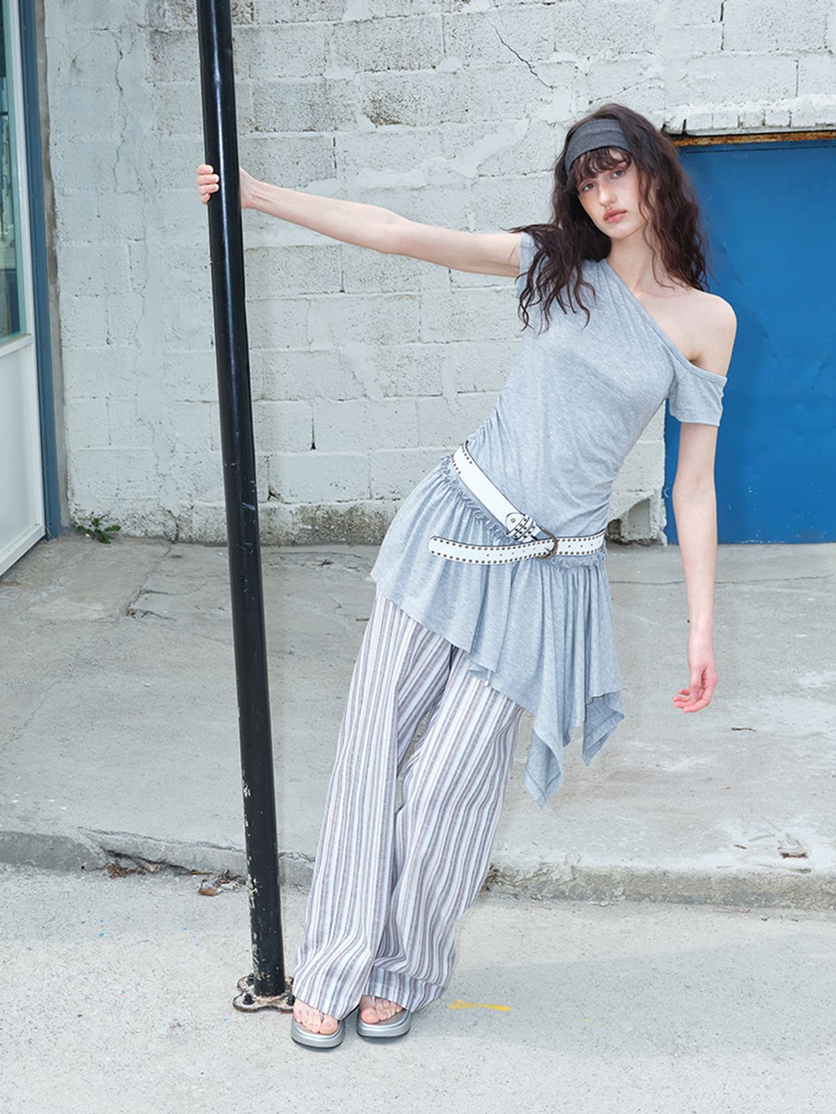 에트몽(ETMON) One-Shoulder Frill Mini Dress Melange Grey