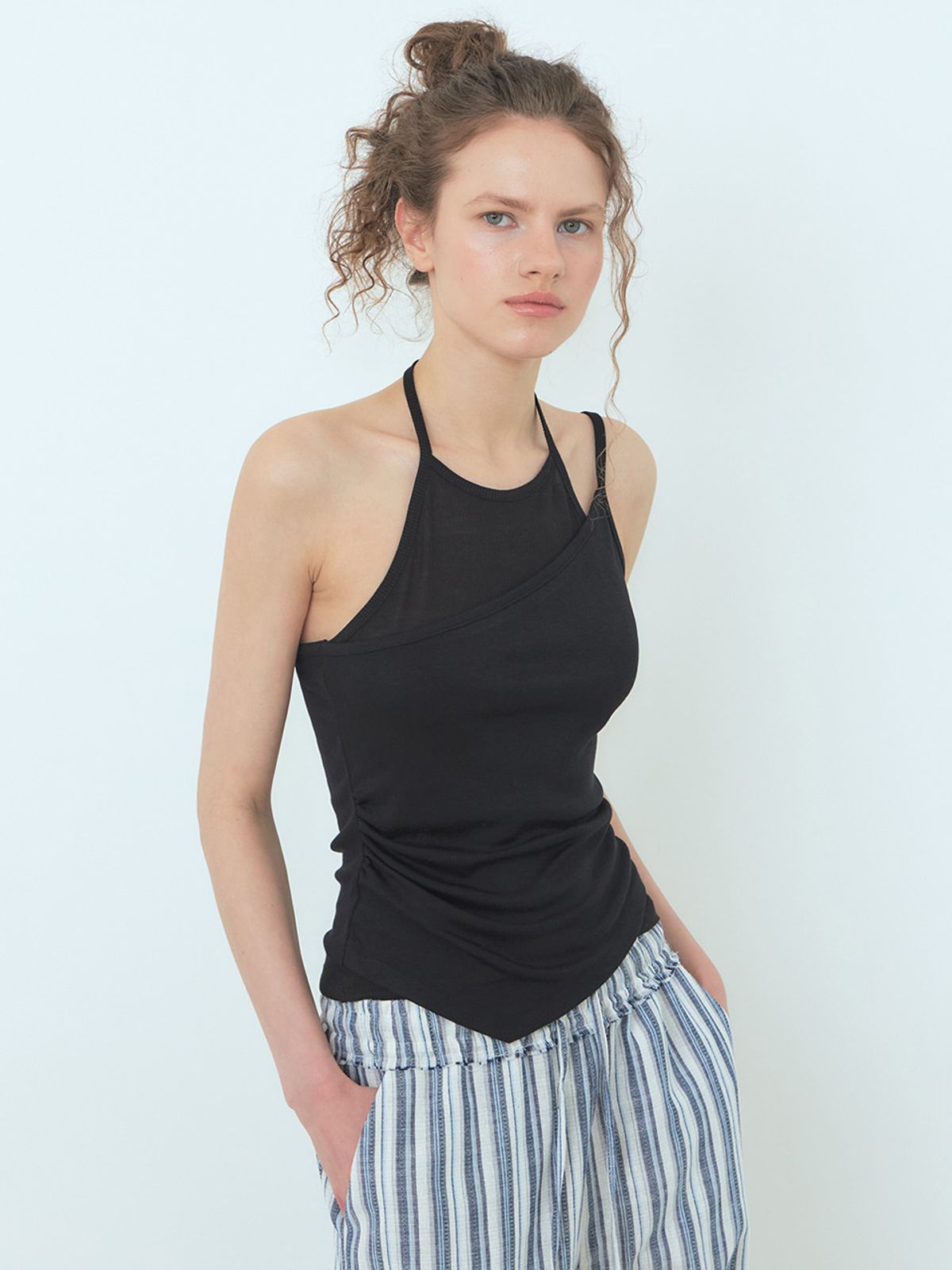 에트몽(ETMON) Halter Layered Sleeveless Top Black