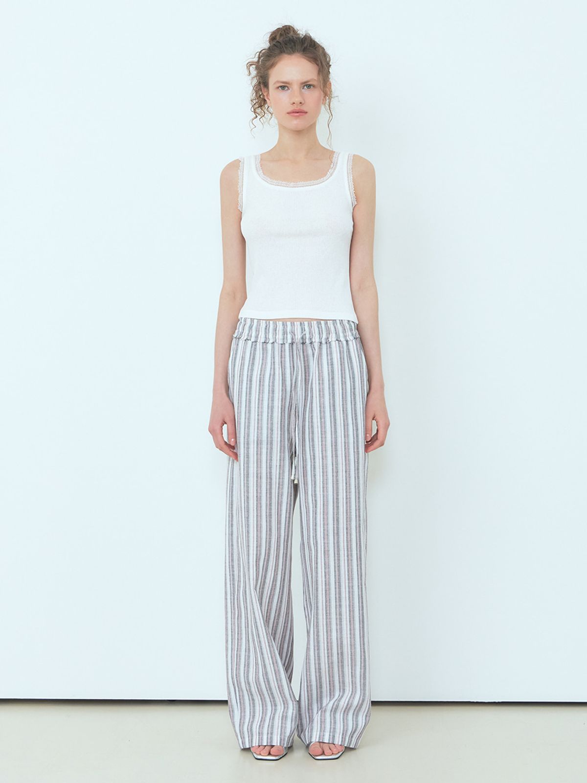 에트몽(ETMON) Lace Ribbed Sleeveless Top White