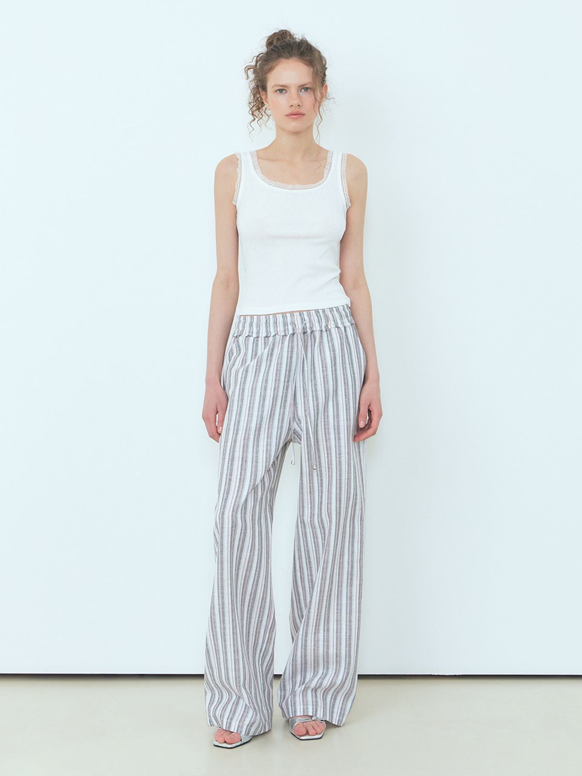 에트몽(ETMON) Lace Ribbed Sleeveless Top White