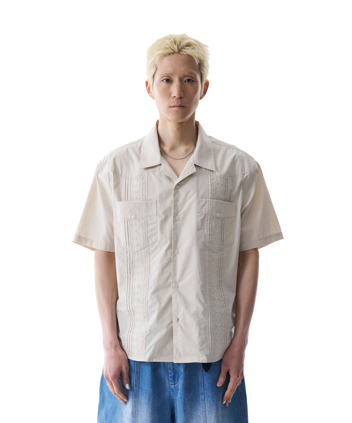아캄(AAKAM) Needlework Cuba Half Shirts (Beige)